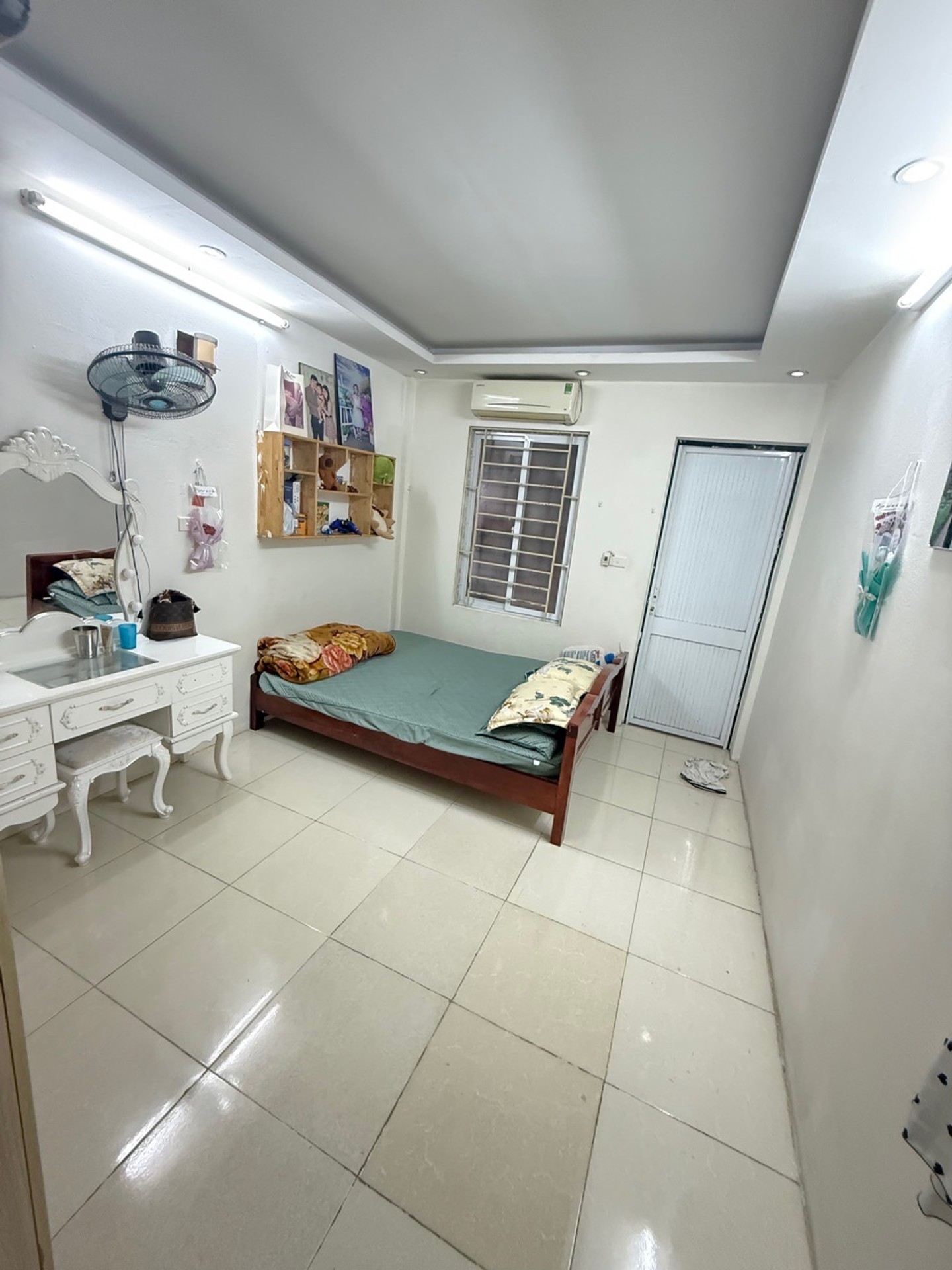 Bán nhà Trương Định - diện tích 36m2 2 tầng - Ngõ thông, ô tô quay đầu - giá 3,3 tỷ