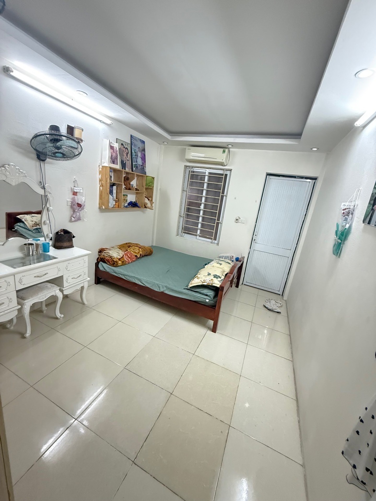 Bán nhà Trương Định - diện tích 36m2 2 tầng - Ngõ thông, ô tô quay đầu - giá 3,3 tỷ