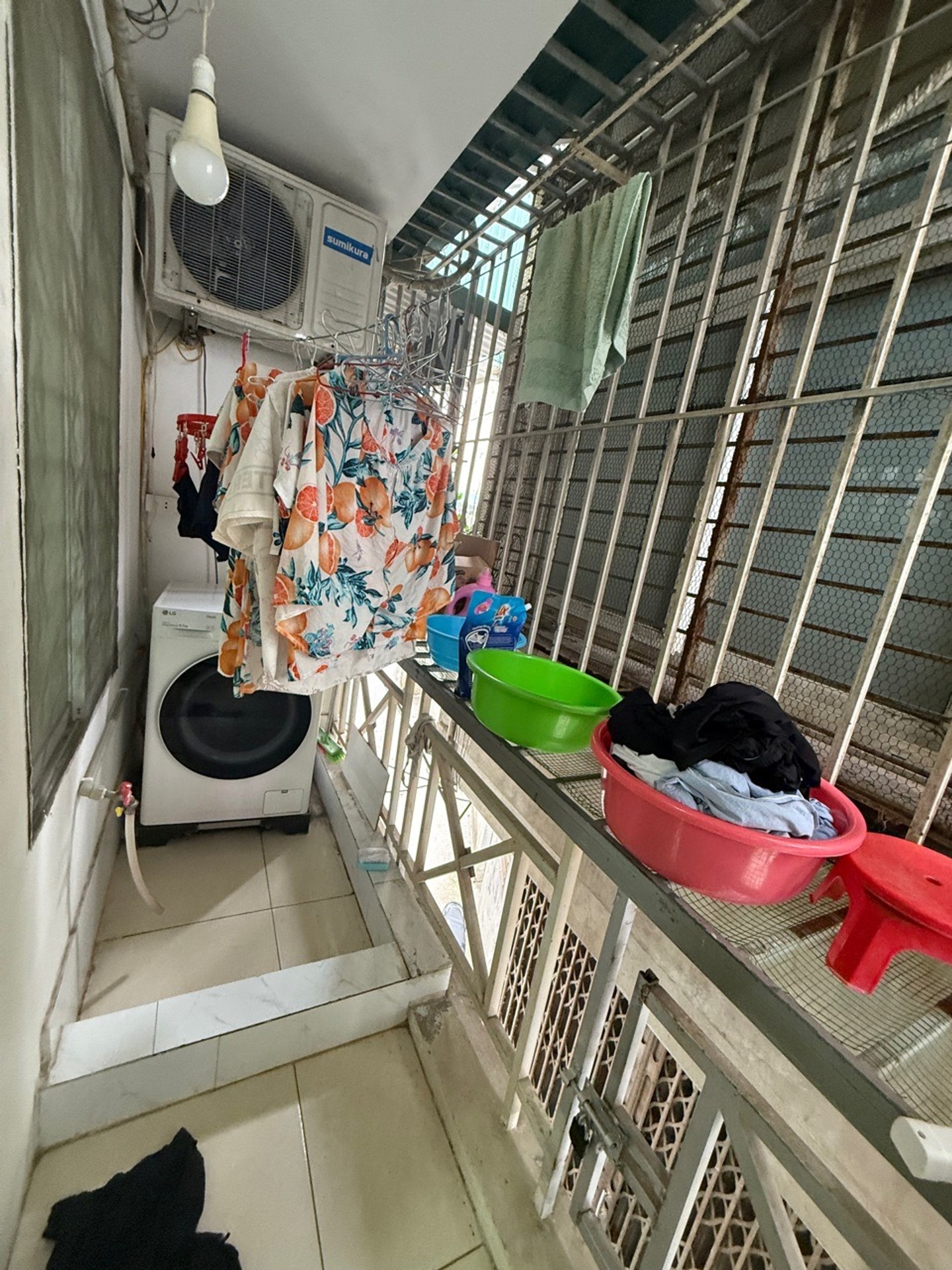 Bán nhà Trương Định - diện tích 36m2 2 tầng - Ngõ thông, ô tô quay đầu - giá 3,3 tỷ