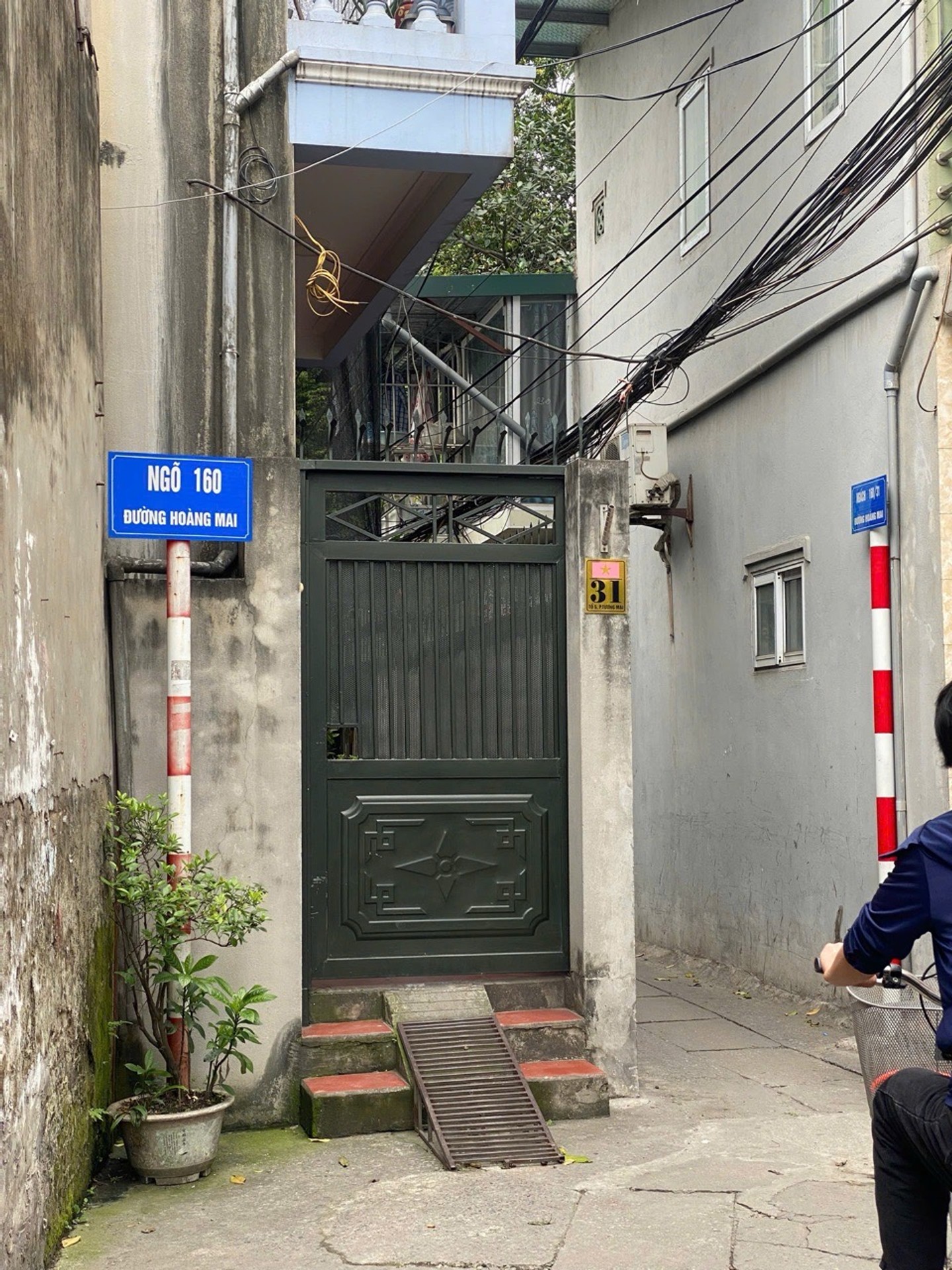 Bán nhà Trương Định - diện tích 36m2 2 tầng - Ngõ thông, ô tô quay đầu - giá 3,3 tỷ