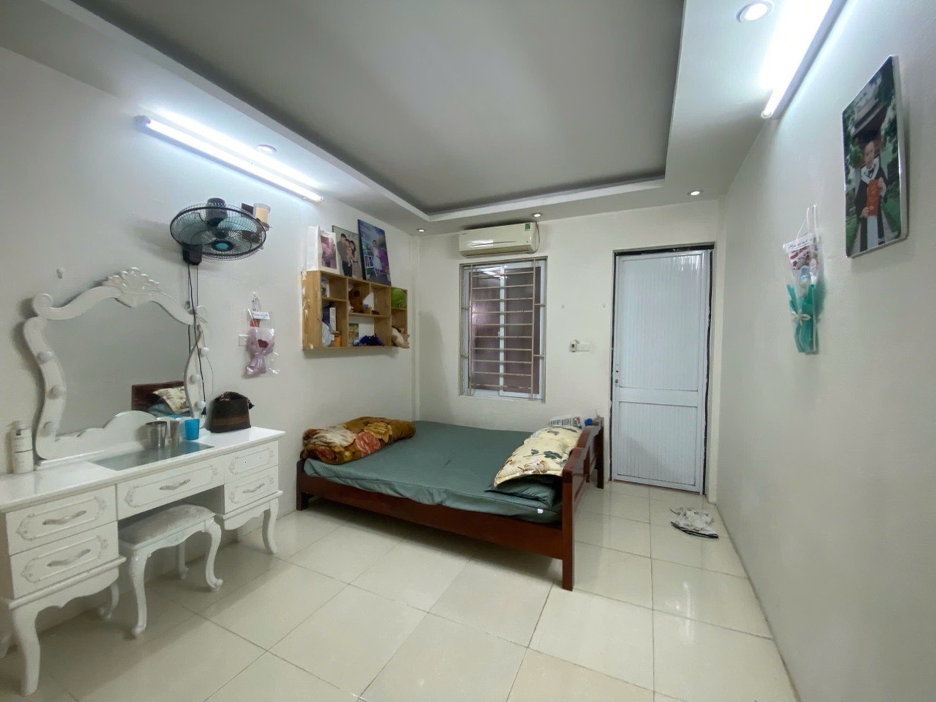 Bán nhà Trương Định - diện tích 36m2 2 tầng - Ngõ thông, ô tô quay đầu - giá 3,3 tỷ