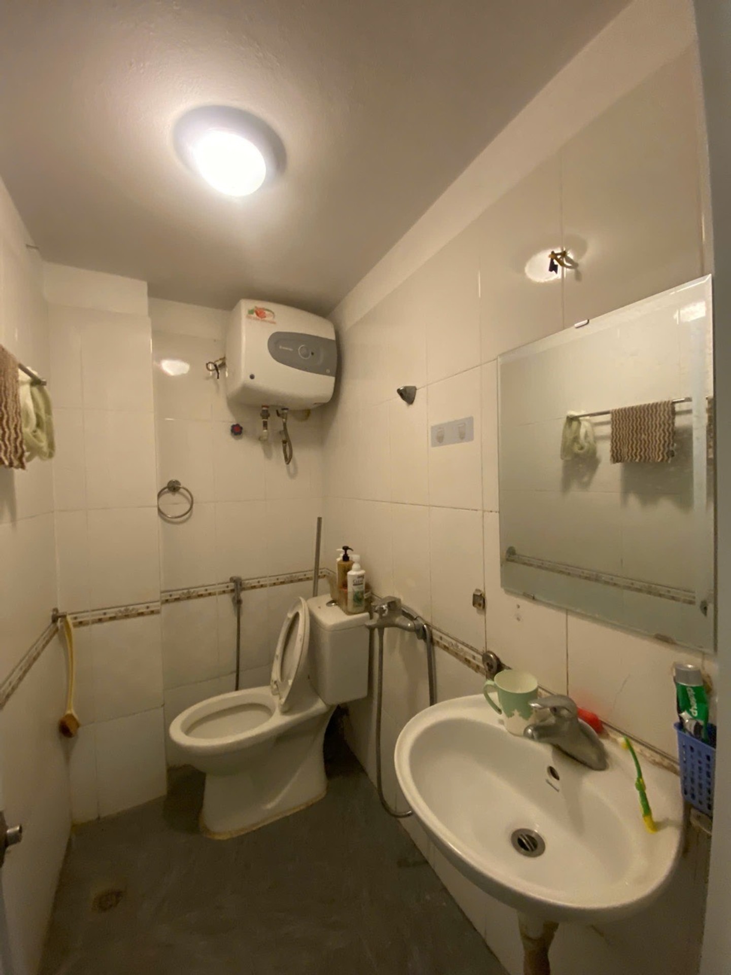 Bán nhà Trương Định - diện tích 36m2 2 tầng - Ngõ thông, ô tô quay đầu - giá 3,3 tỷ