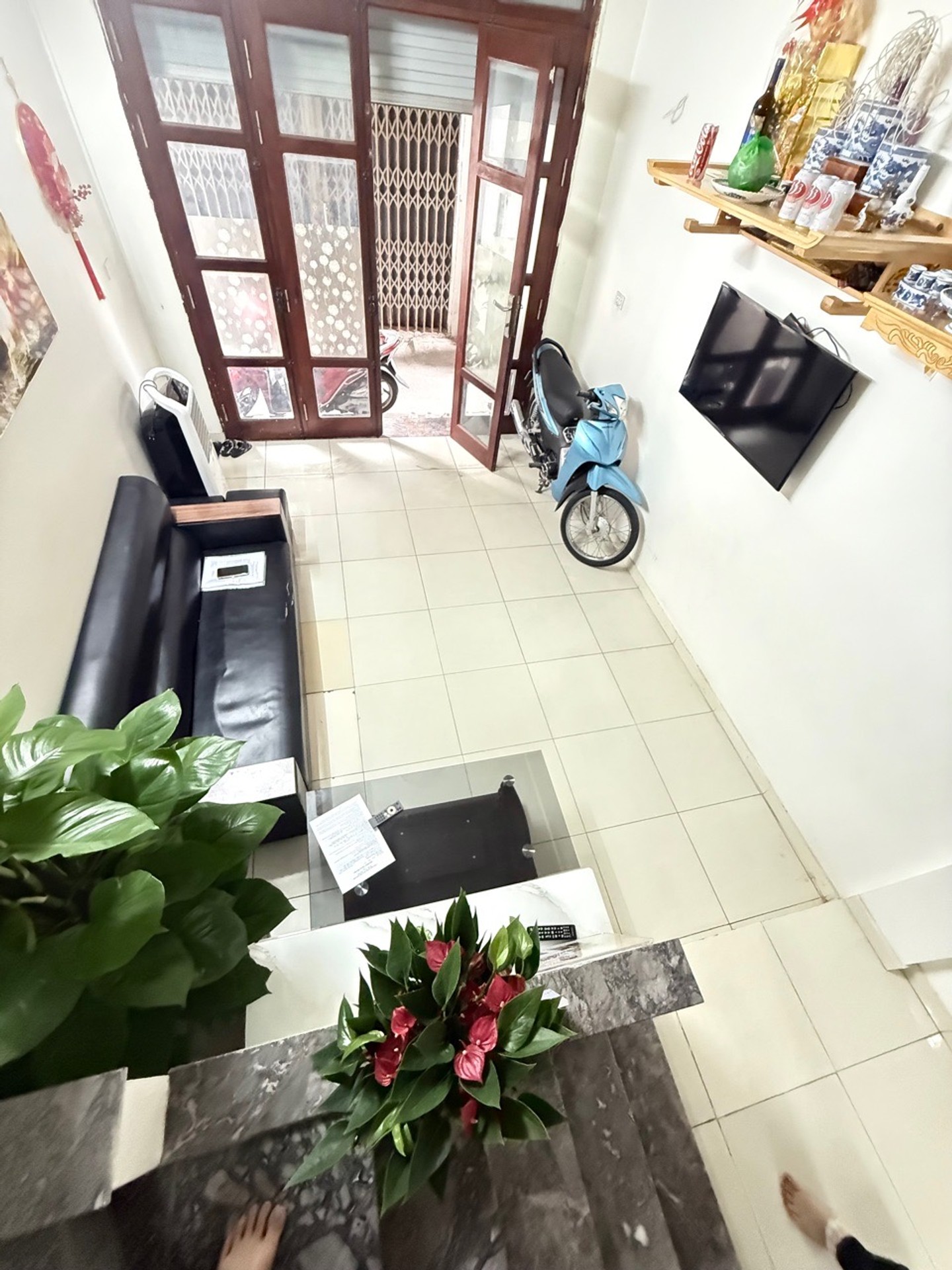 Bán nhà Trương Định - diện tích 36m2 2 tầng - Ngõ thông, ô tô quay đầu - giá 3,3 tỷ
