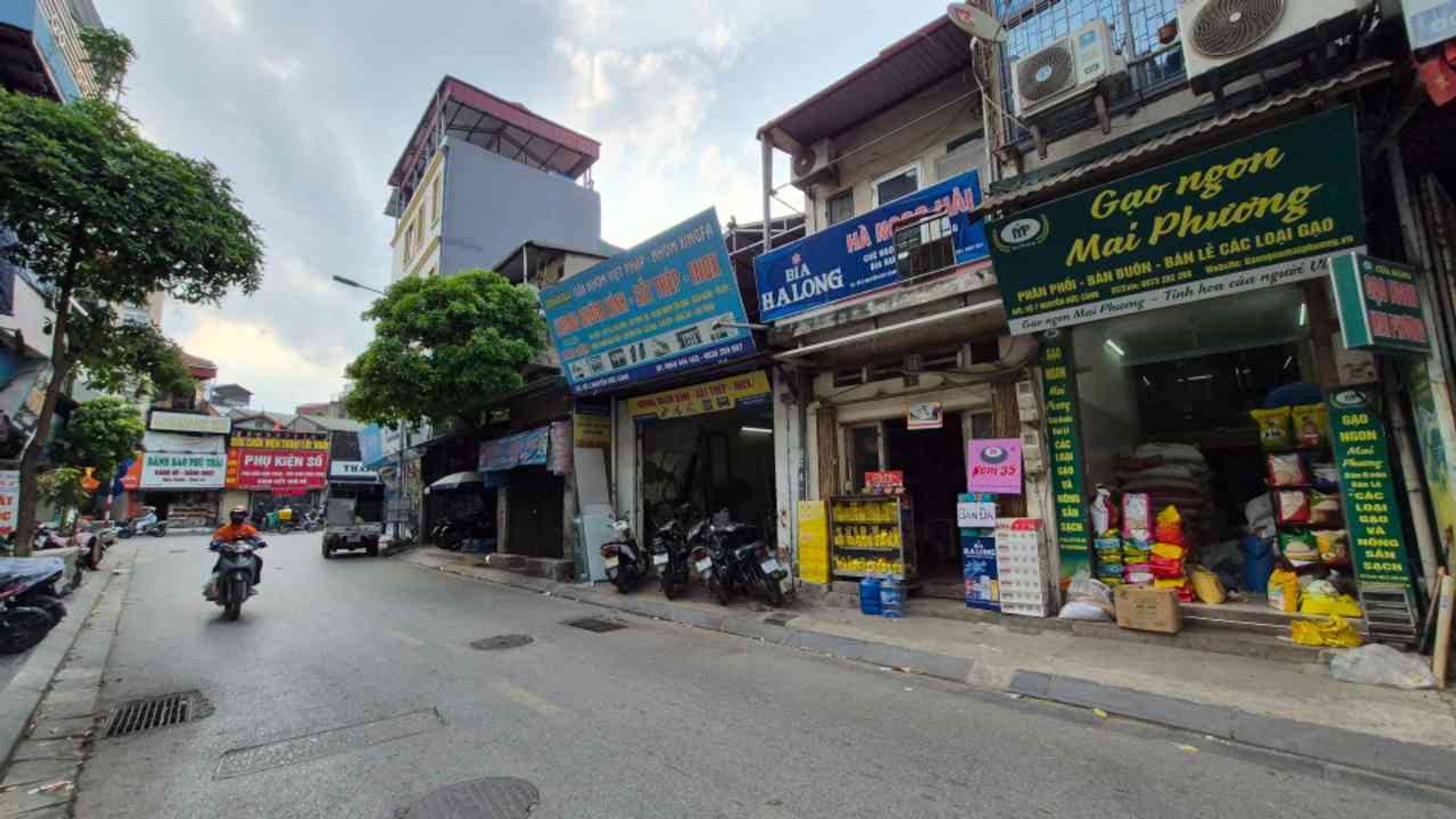 Bán nhà Nguyễn Đức Cảnh - diện tích 75m2 3 tầng - Mặt phố giá 250TR/M2 - giá 18,8 tỷ