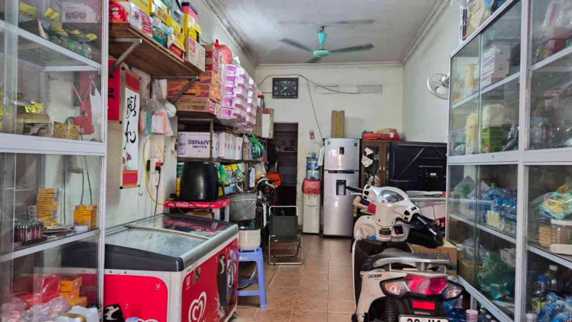 Bán nhà Nguyễn Đức Cảnh - diện tích 75m2 3 tầng - Mặt phố giá 250TR/M2 - giá 18,8 tỷ