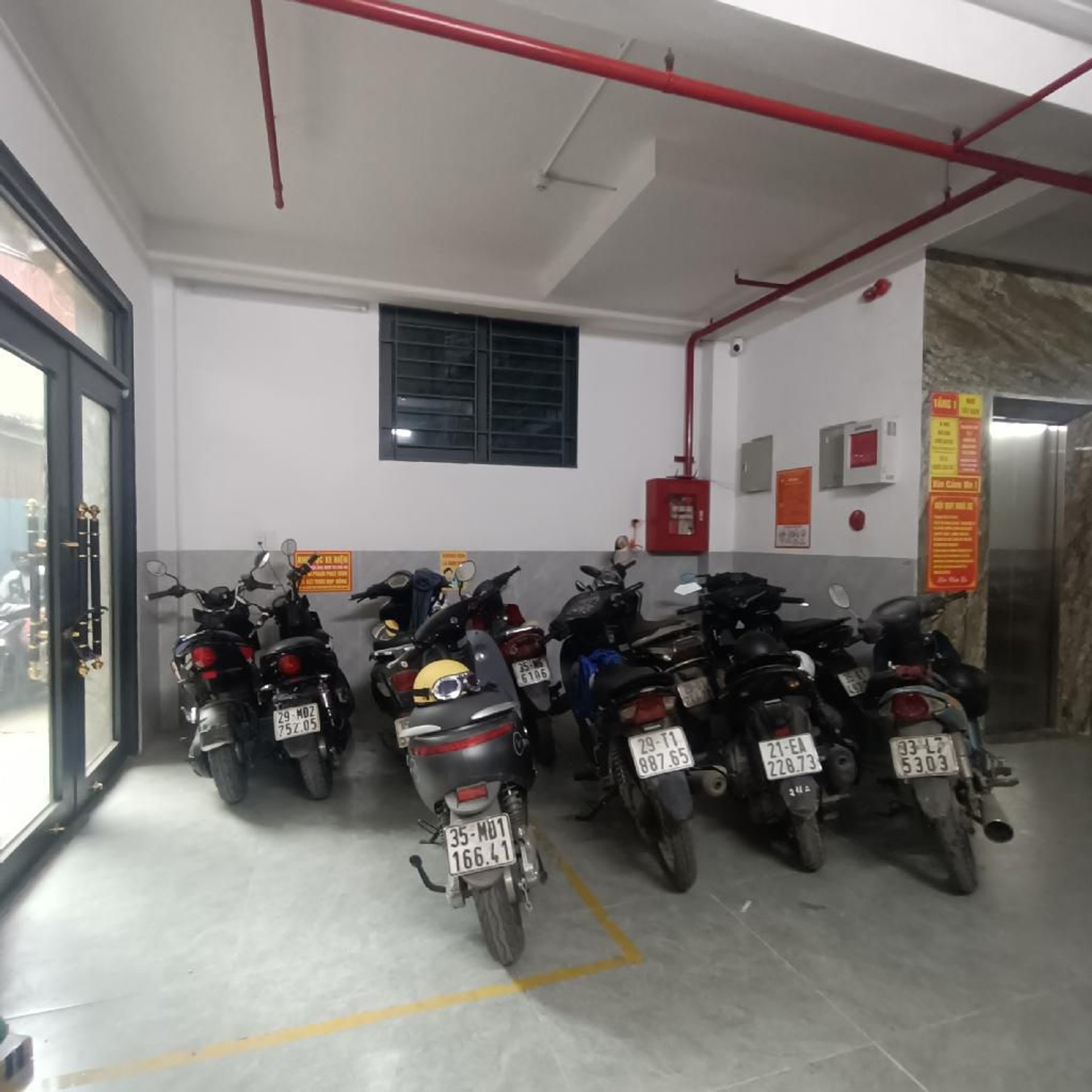 Bán nhà Triều Khúc - diện tích 95m2 8 tầng - ô tô đỗ cửa - giá 32 tỷ