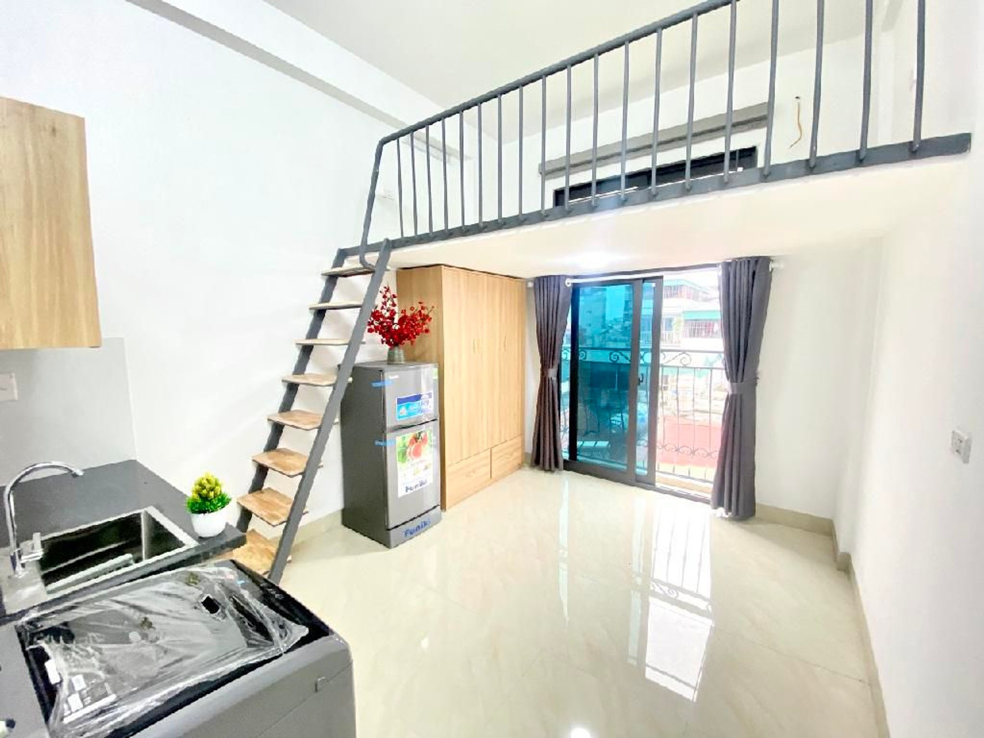 Bán nhà Triều Khúc - diện tích 95m2 8 tầng - ô tô đỗ cửa - giá 32 tỷ