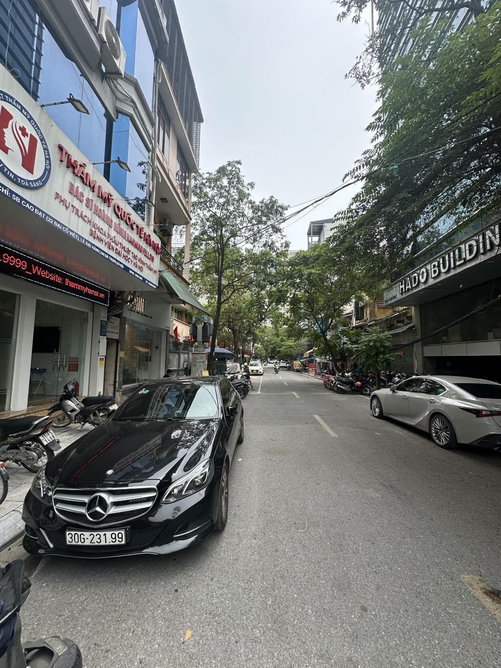 Bán nhà Đại Cổ Việt - diện tích 66m2 3 tầng - MẶT PHỐ KINH DOANH SẦM UẤT - giá 70 tỷ