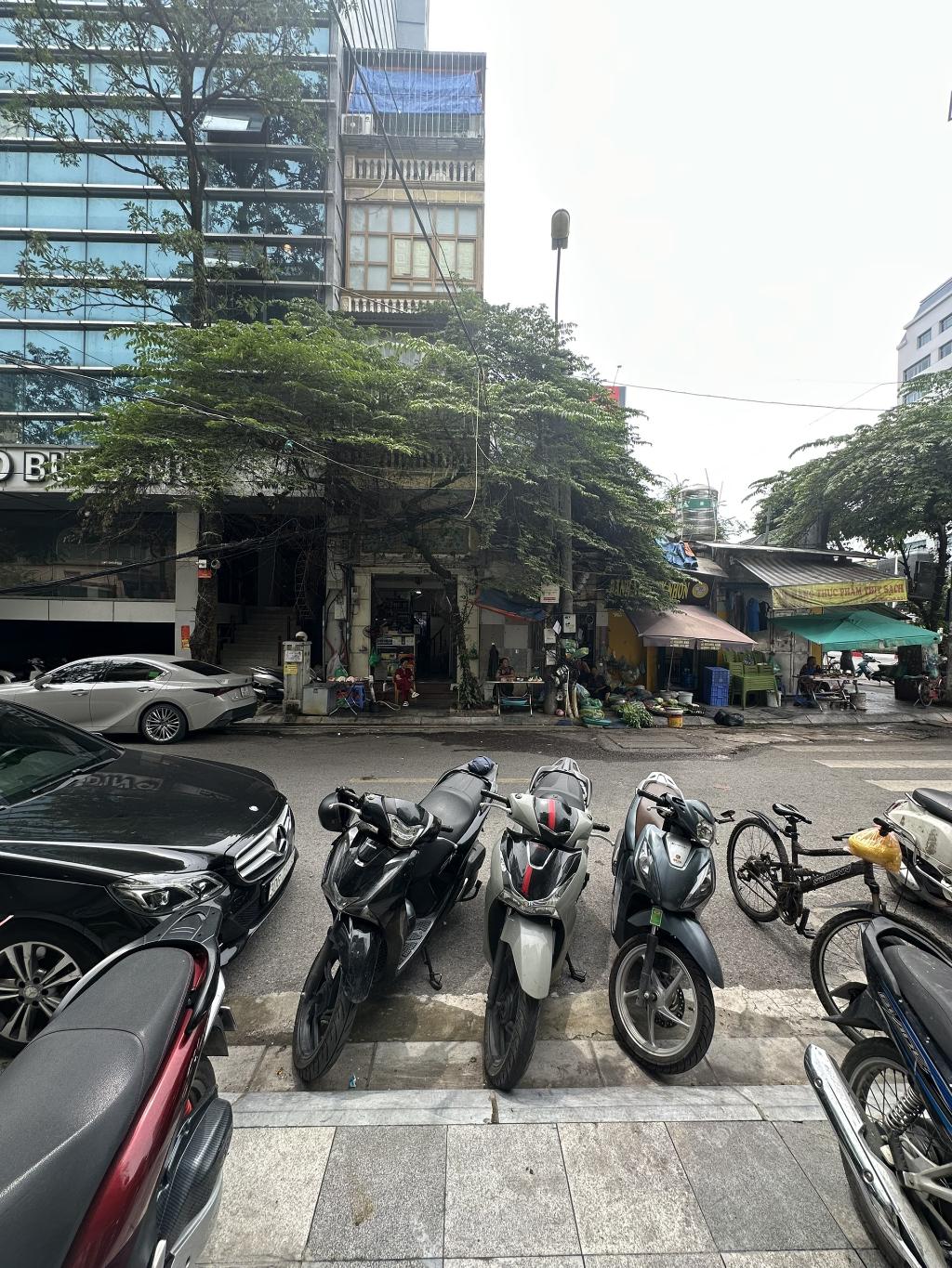 Bán nhà Đại Cổ Việt - diện tích 66m2 3 tầng - MẶT PHỐ KINH DOANH SẦM UẤT - giá 70 tỷ