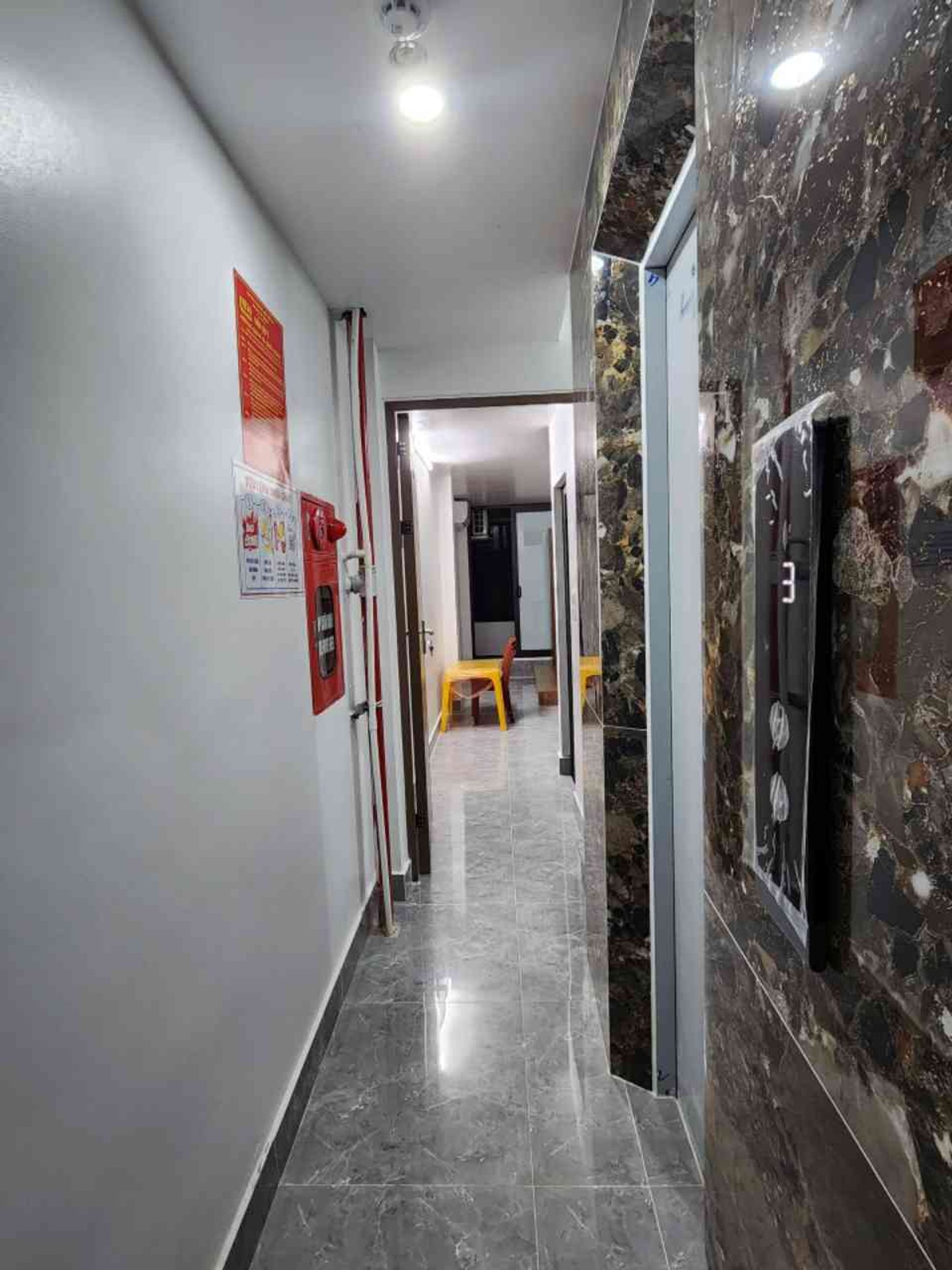 Bán nhà Vũ Hữu - diện tích 46m2 6 tầng - 2 mặt thoáng - giá 12,5 tỷ