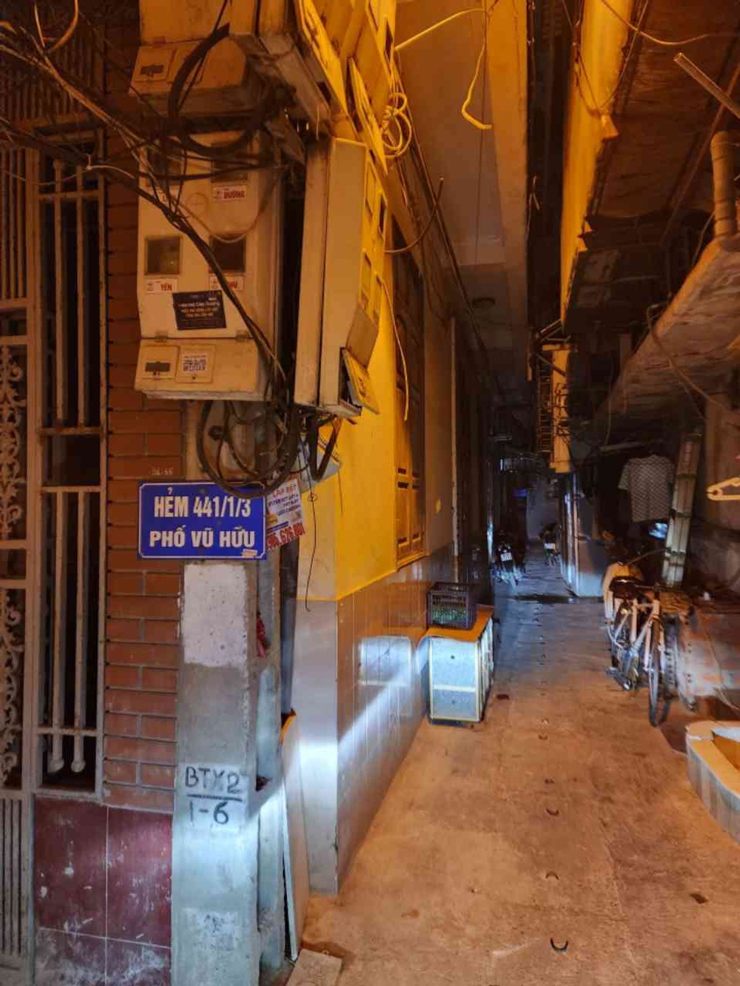 Bán nhà Vũ Hữu - diện tích 46m2 6 tầng - 2 mặt thoáng - giá 12,5 tỷ