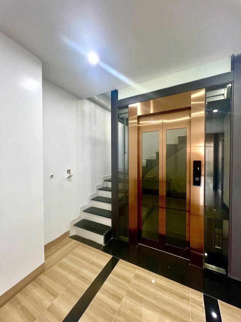 Bán nhà Ô 5 Lô 3 - diện tích 45m2 6 tầng - ô tô tránh - giá 21 tỷ