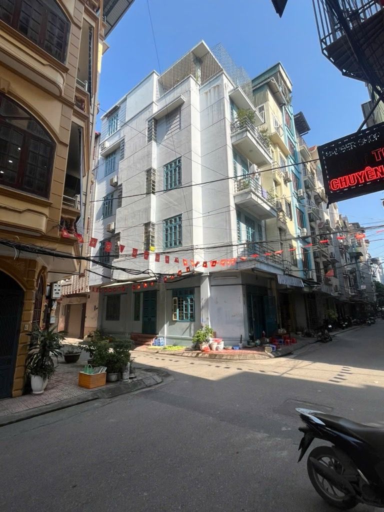 Bán nhà Hồng Hà - diện tích 50m2 5 tầng - Lô góc 2 mặt thoáng - giá 27,68 tỷ