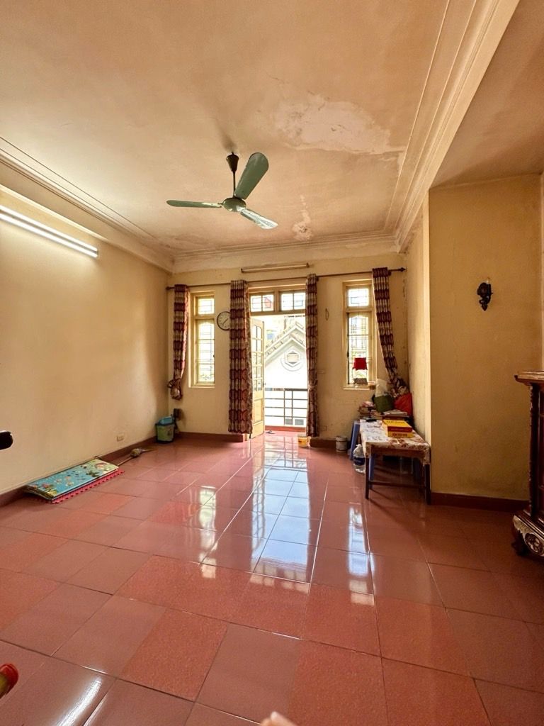 Bán nhà Hồng Hà - diện tích 50m2 5 tầng - Lô góc 2 mặt thoáng - giá 27,68 tỷ