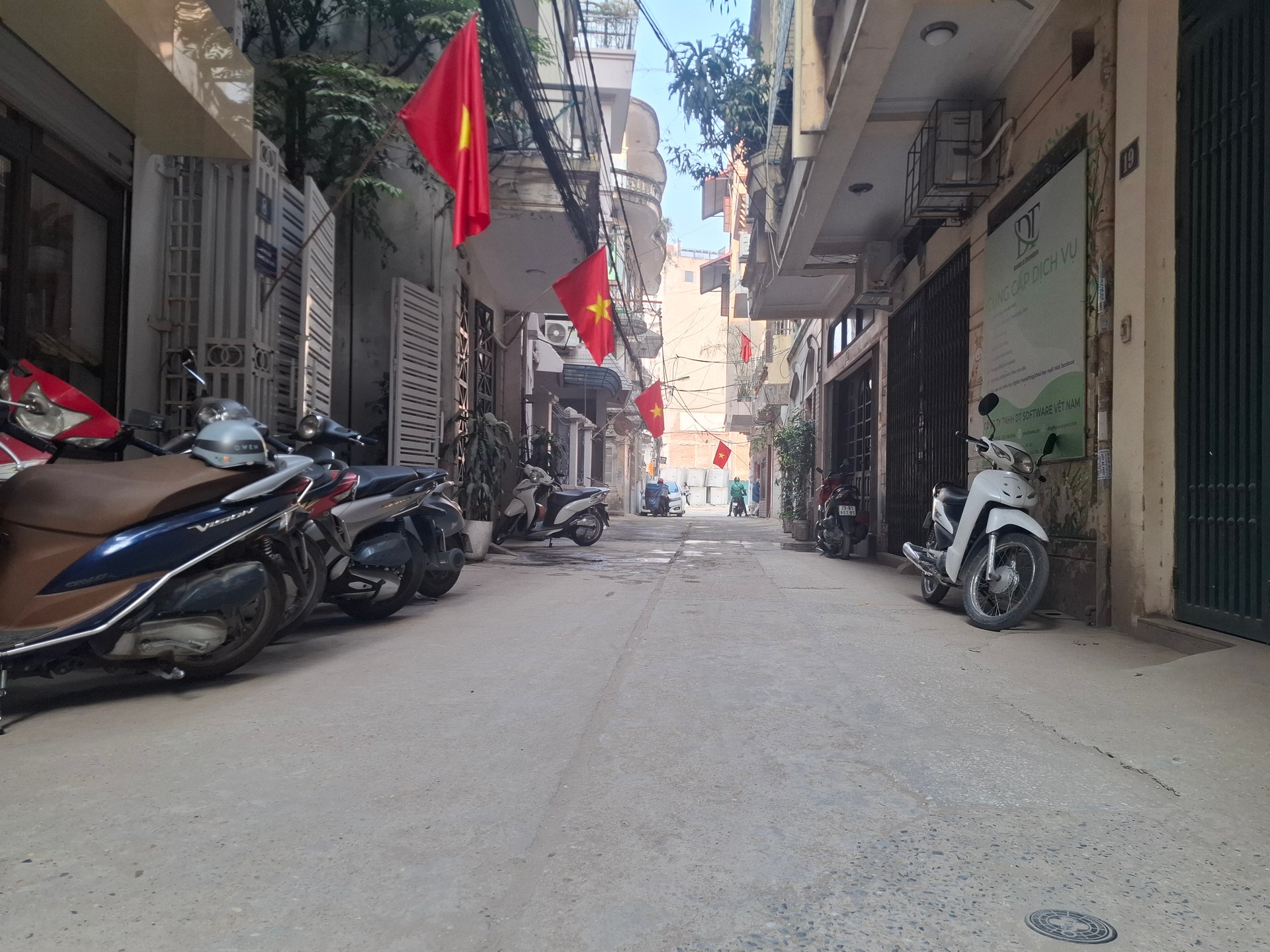 Bán nhà Nguyễn Phúc Lai - diện tích 63m2 3 tầng - ô tô vào trong nhà - giá 26,5 tỷ