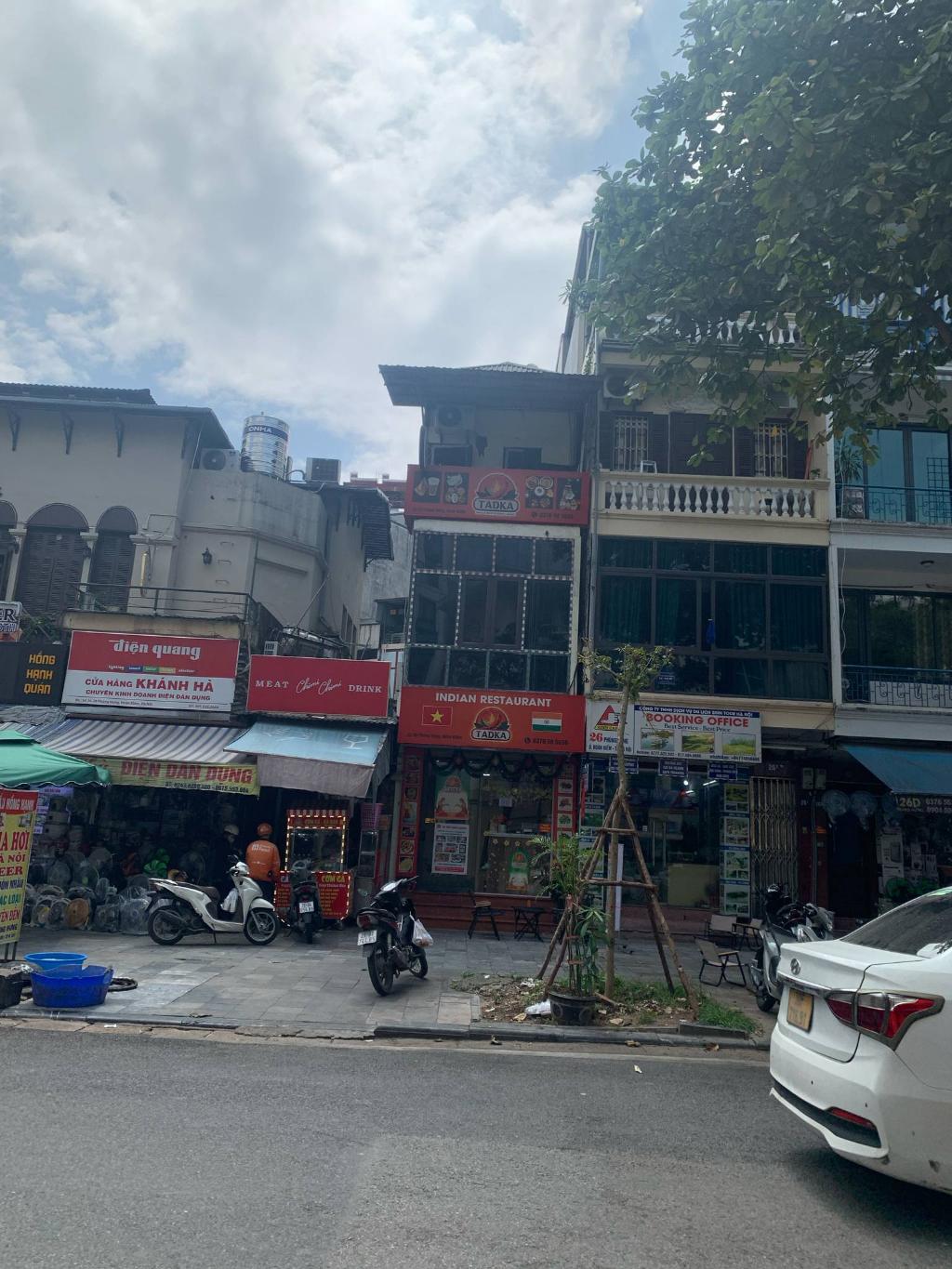 Bán nhà Phùng Hưng - diện tích 54,4m2 3 tầng - Lô góc 2 mặt thoáng - giá 33 tỷ