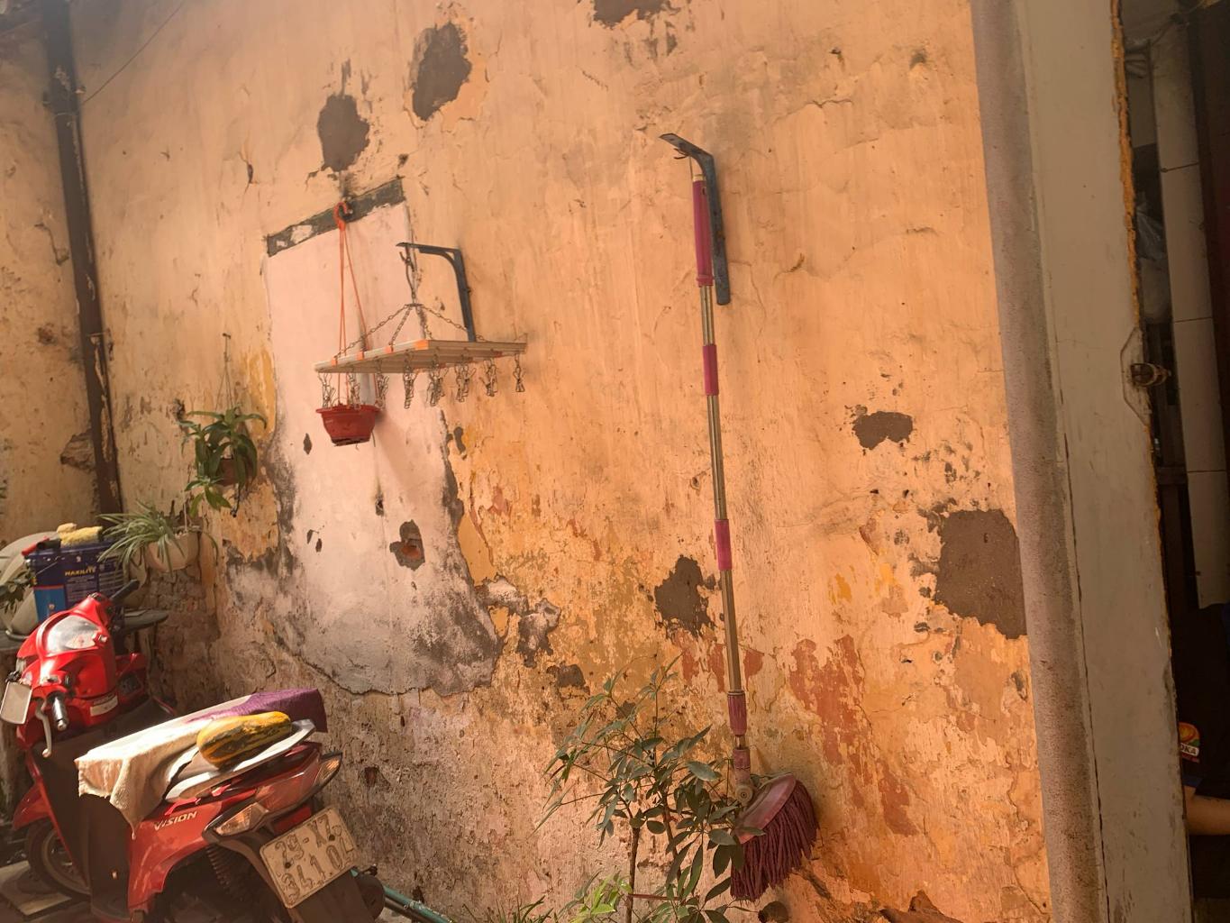 Bán nhà Phùng Hưng - diện tích 54,4m2 3 tầng - Lô góc 2 mặt thoáng - giá 33 tỷ