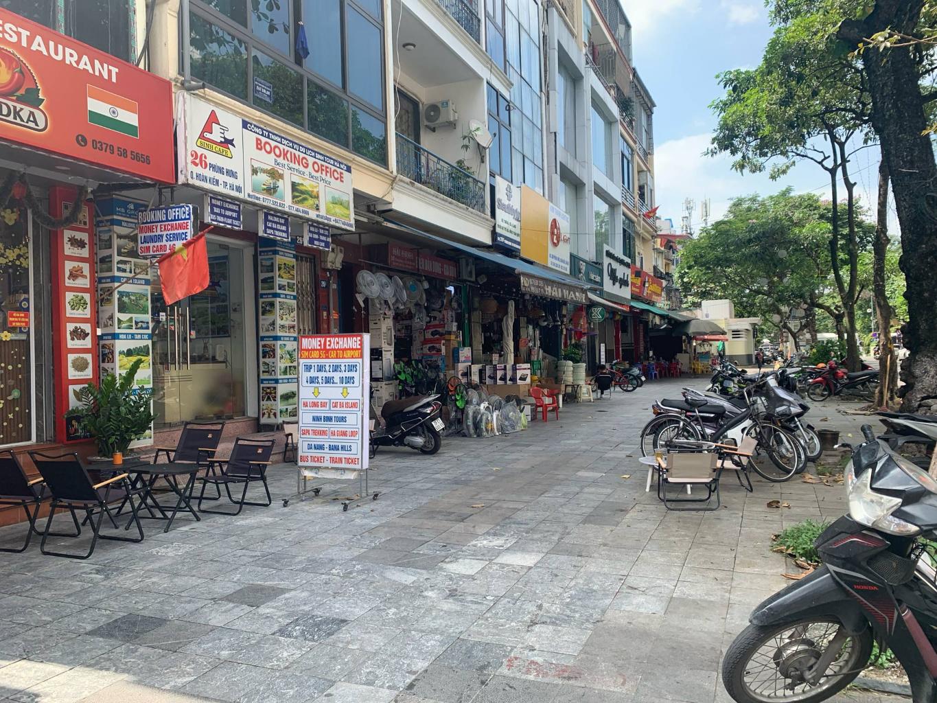 Bán nhà Phùng Hưng - diện tích 54,4m2 3 tầng - Lô góc 2 mặt thoáng - giá 33 tỷ