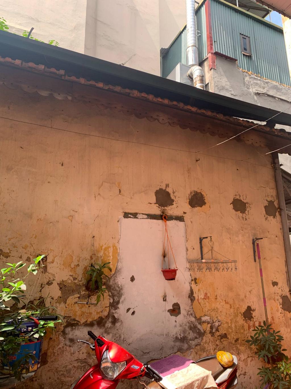 Bán nhà Phùng Hưng - diện tích 54,4m2 3 tầng - Lô góc 2 mặt thoáng - giá 33 tỷ