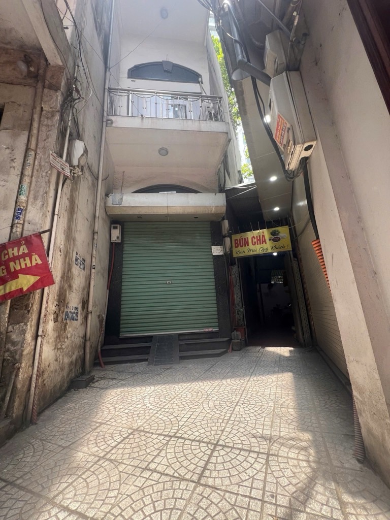 Bán nhà Minh Khai - diện tích 26m2 4 tầng - Ô tô đỗ cổng - giá 9,1 tỷ