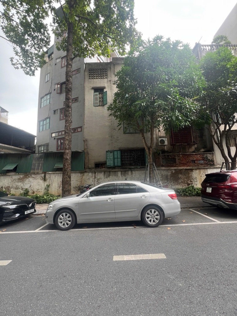 Bán nhà Minh Khai - diện tích 26m2 4 tầng - Ô tô đỗ cổng - giá 9,1 tỷ