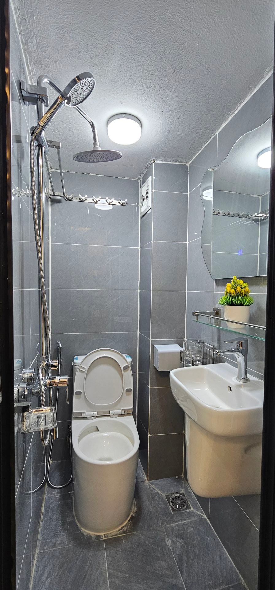 Bán nhà Thanh Nhàn - diện tích 13m2 5 tầng - Ô TÔ QUA NHÀ - giá 5,98 tỷ