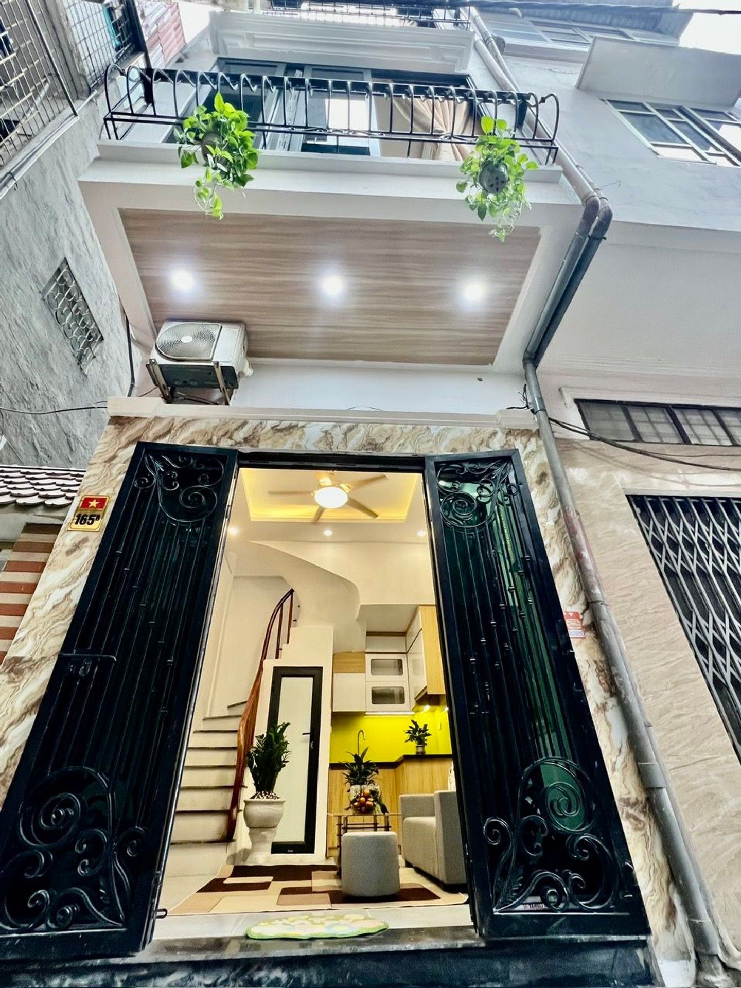 Bán nhà Thanh Nhàn - diện tích 13m2 5 tầng - Ô TÔ QUA NHÀ - giá 5,98 tỷ