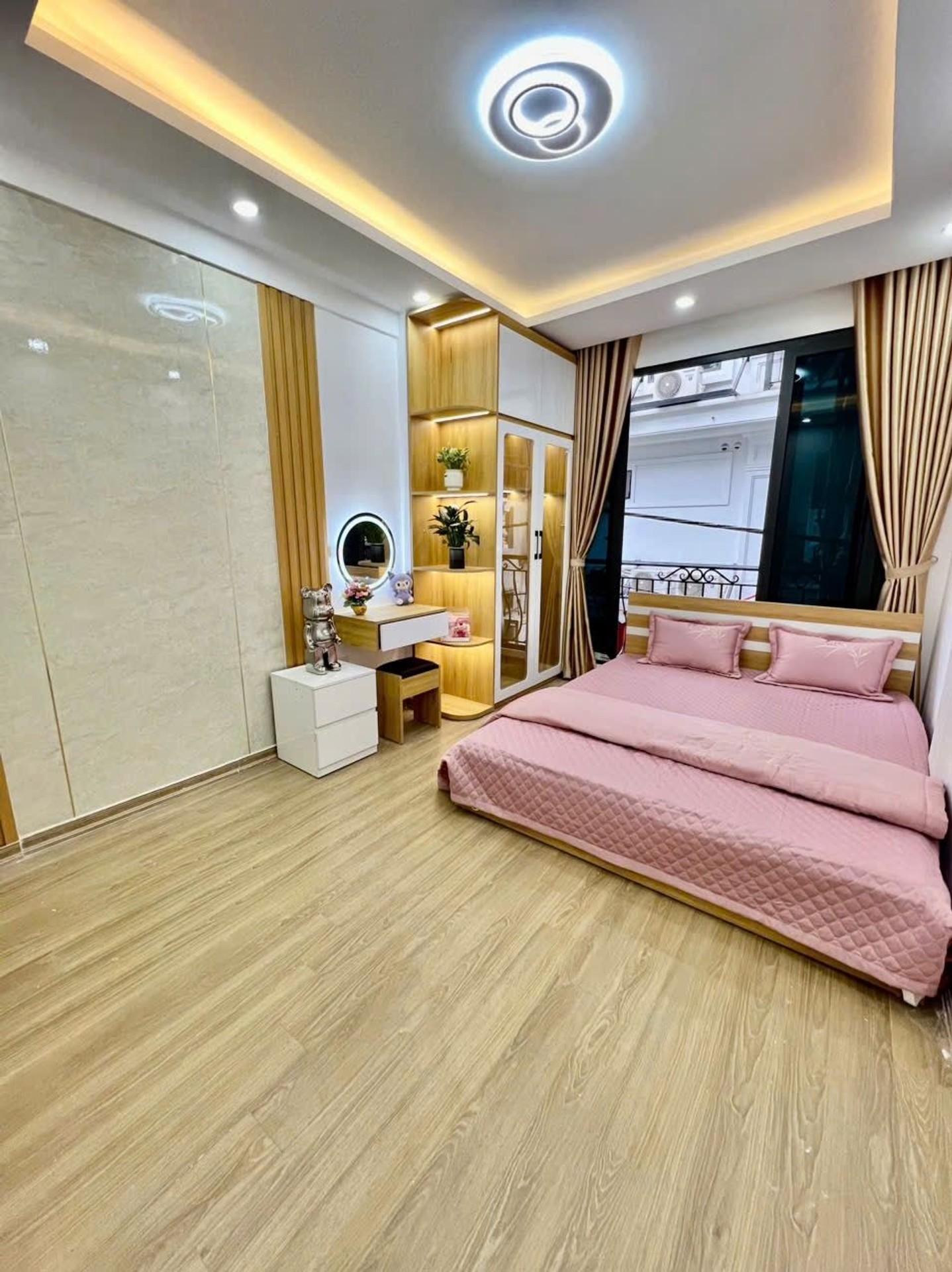 Bán nhà Thanh Nhàn - diện tích 13m2 5 tầng - Ô TÔ QUA NHÀ - giá 5,98 tỷ