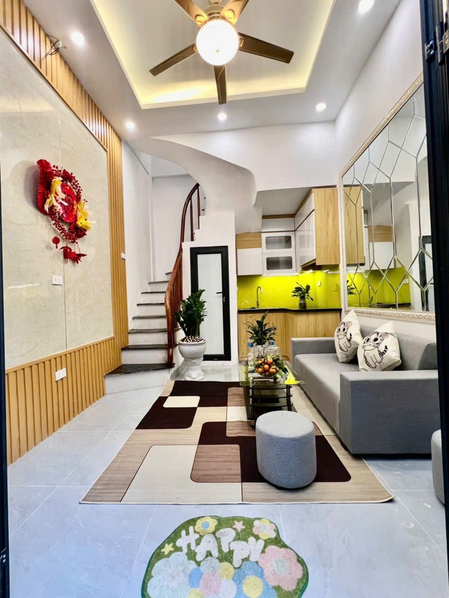 Bán nhà Thanh Nhàn - diện tích 13m2 5 tầng - Ô TÔ QUA NHÀ - giá 5,98 tỷ