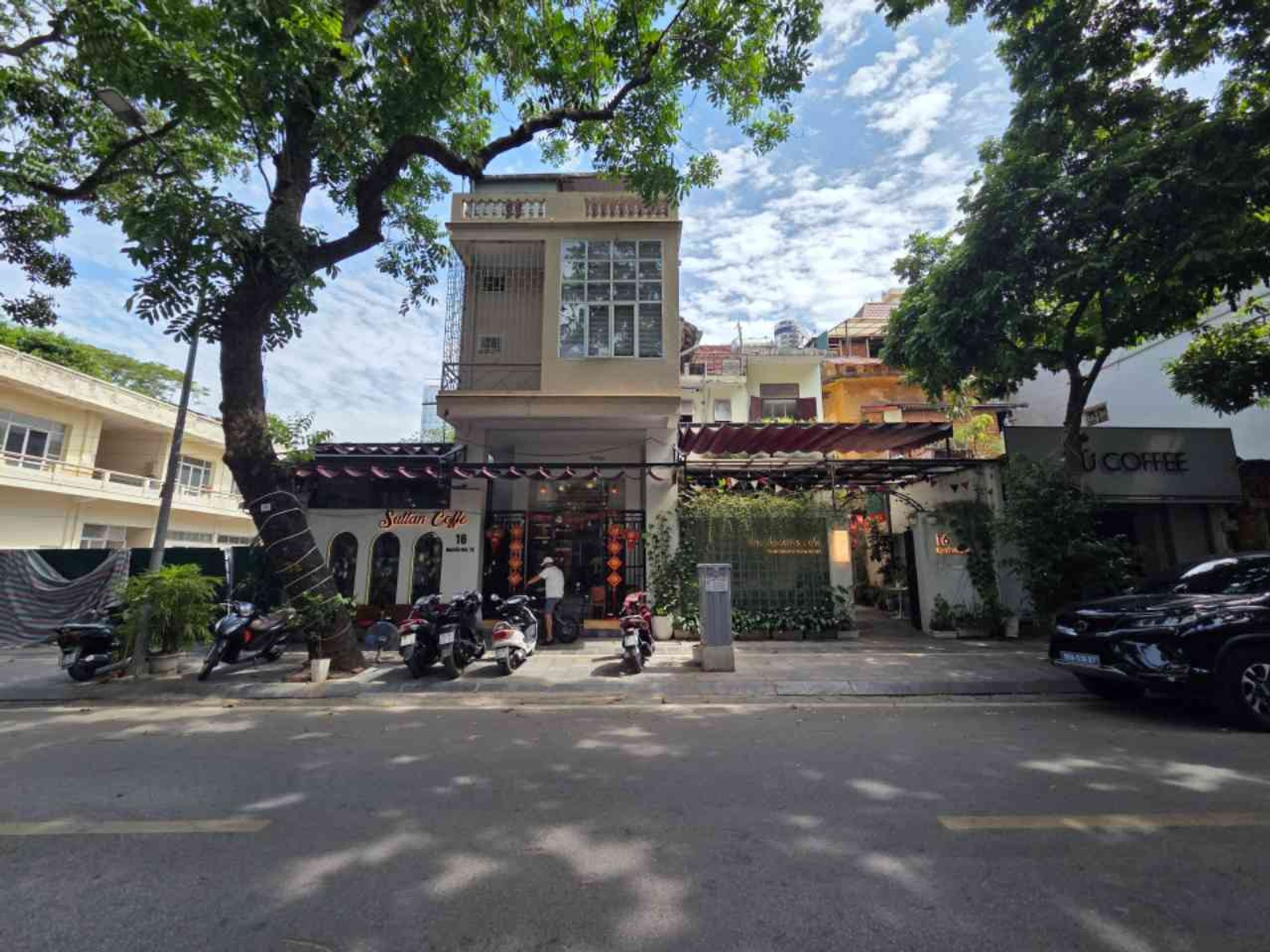 Bán nhà Nguyễn Huy Tự - diện tích 472m2 3 tầng - Biệt thự siêu hiếm - giá 320 tỷ