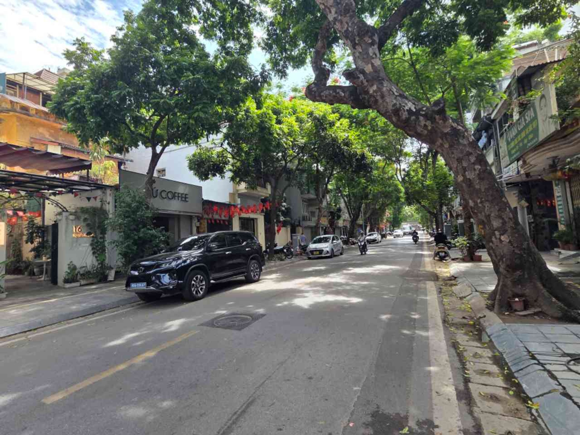 Bán nhà Nguyễn Huy Tự - diện tích 472m2 3 tầng - Biệt thự siêu hiếm - giá 320 tỷ