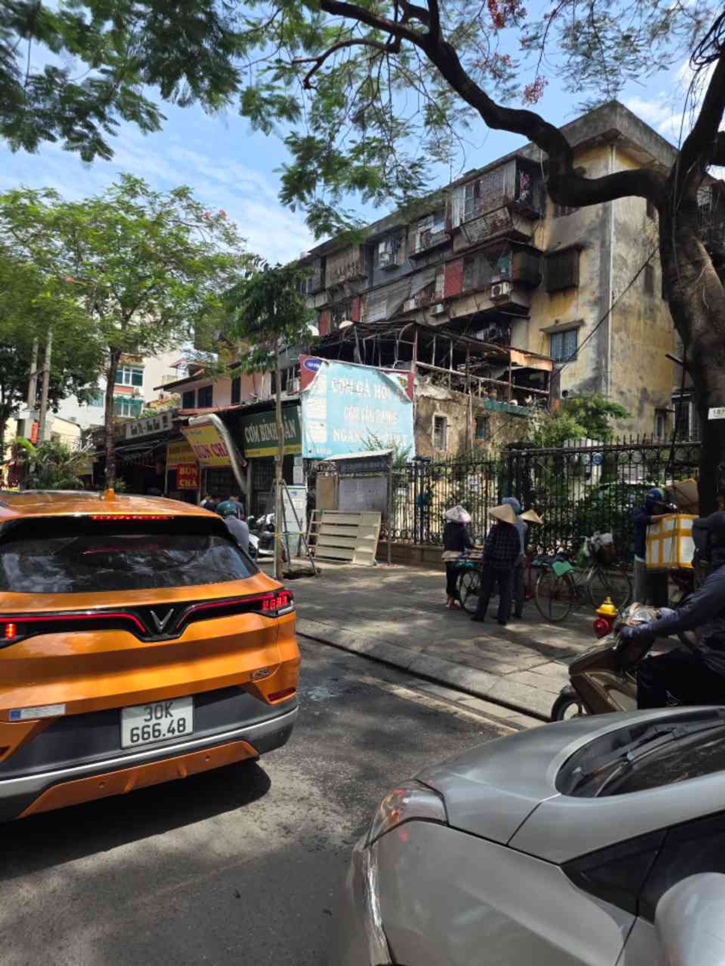 Bán nhà Nguyễn Huy Tự - diện tích 472m2 3 tầng - Biệt thự siêu hiếm - giá 320 tỷ