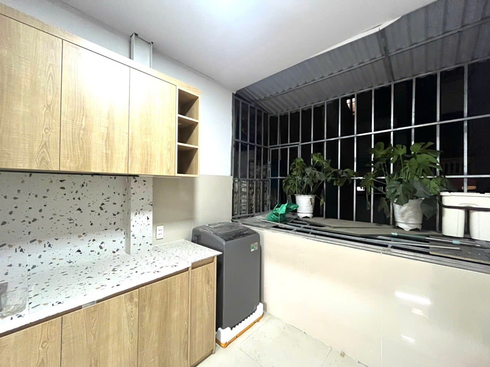 Bán nhà Trần Hưng Đạo - diện tích 55m2 2 tầng - Ô tô đỗ cửa - giá 3,19 tỷ