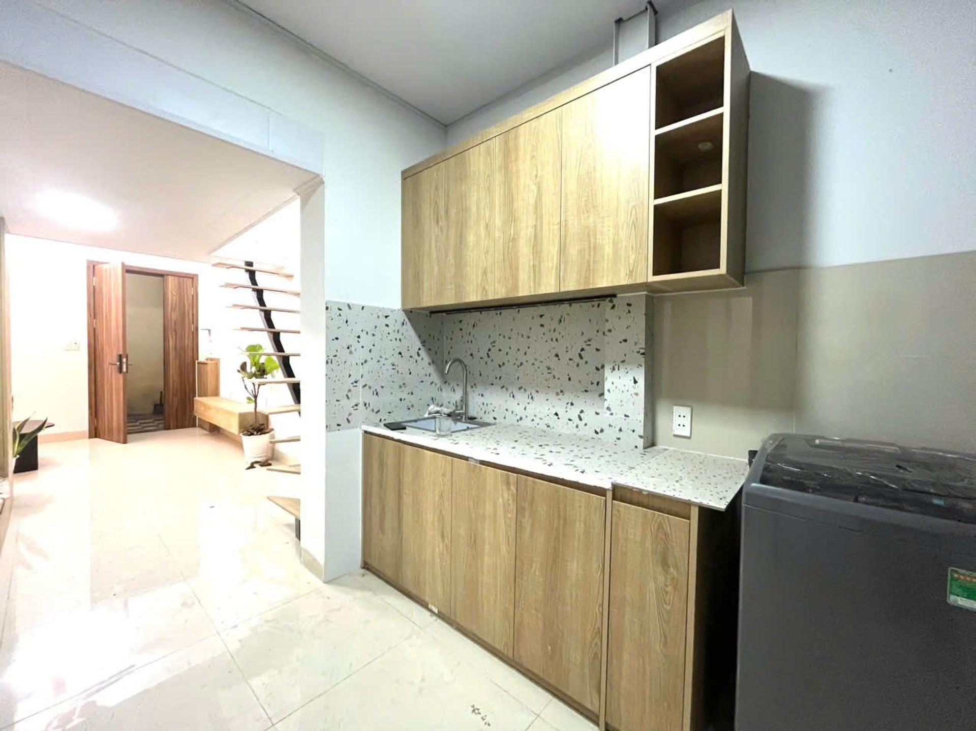 Bán nhà Trần Hưng Đạo - diện tích 55m2 2 tầng - Ô tô đỗ cửa - giá 3,19 tỷ