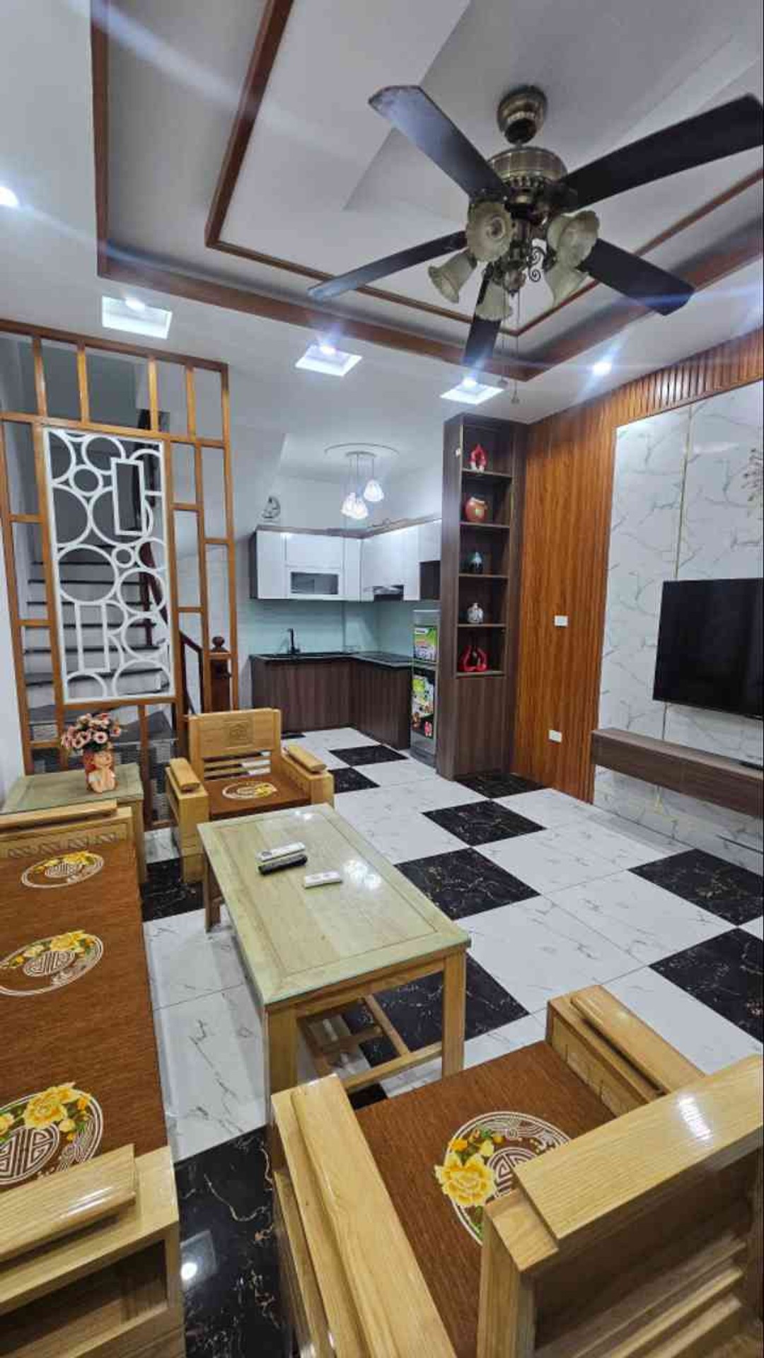 Bán nhà Lĩnh Nam - diện tích 35m2 4 tầng - ô tô tránh - giá 6,69 tỷ