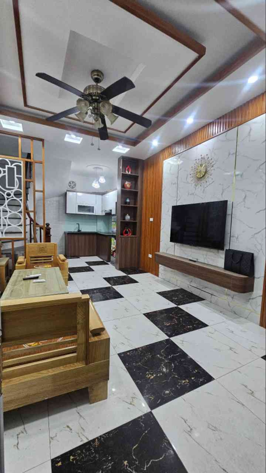 Bán nhà Lĩnh Nam - diện tích 35m2 4 tầng - ô tô tránh - giá 6,69 tỷ