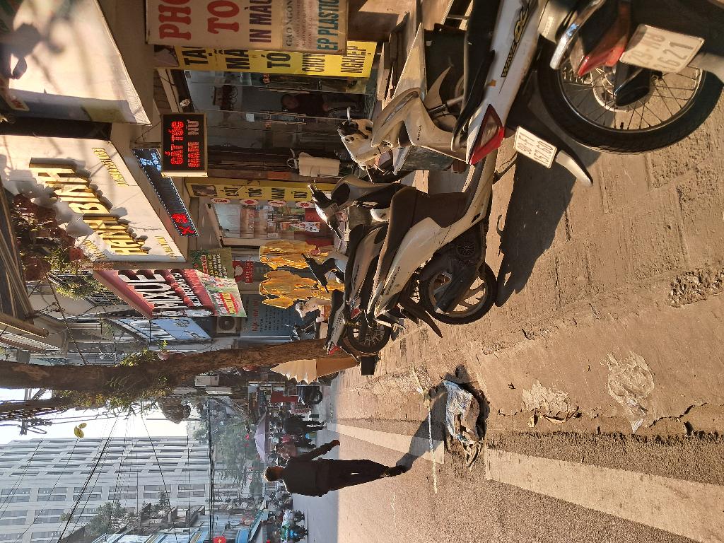 Bán nhà Hàm Tử Quan - diện tích 74m2 4 tầng - MẶT PHỐ VỈA HÈ KINH DOANH SẦM UẤT - giá 25 tỷ