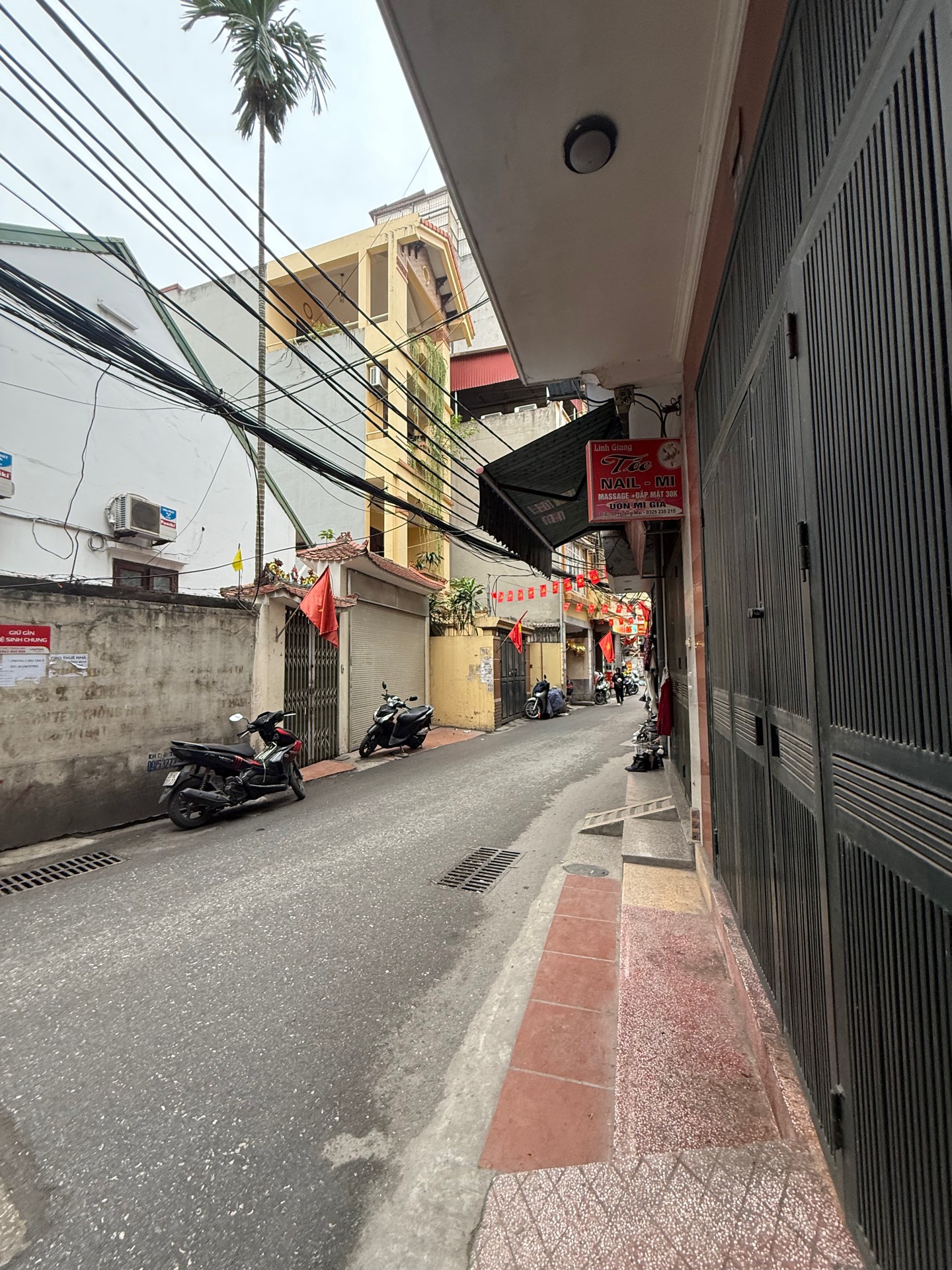 Bán nhà Hoàng Mai - diện tích 84m2 3 tầng - Ngõ đẹp, nhà xác định bán đất tặng nhà - giá 17 tỷ