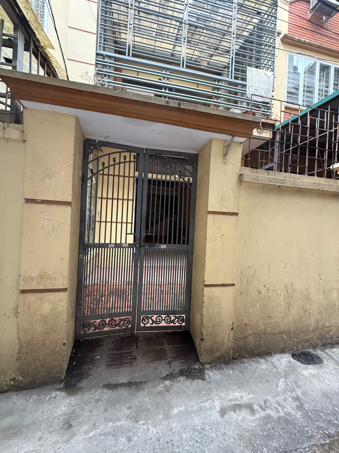 Bán nhà Hoàng Mai - diện tích 84m2 3 tầng - Ngõ đẹp, nhà xác định bán đất tặng nhà - giá 17 tỷ