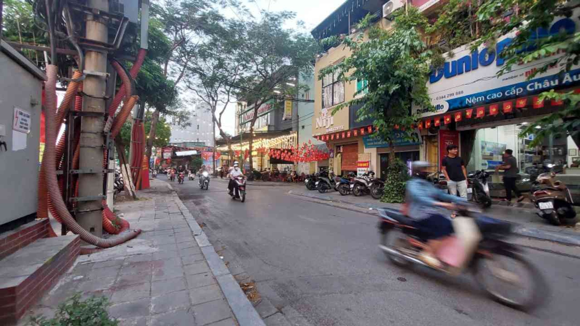 Bán nhà Trần Đại Nghĩa - diện tích 53m2 6 tầng - mặt phố kinh doanh sầm uất - giá 37,03 tỷ