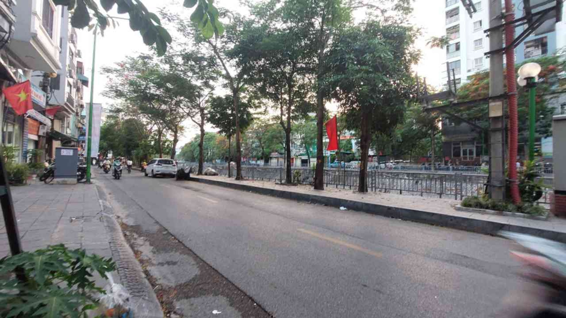 Bán nhà Trần Đại Nghĩa - diện tích 53m2 6 tầng - mặt phố kinh doanh sầm uất - giá 37,03 tỷ