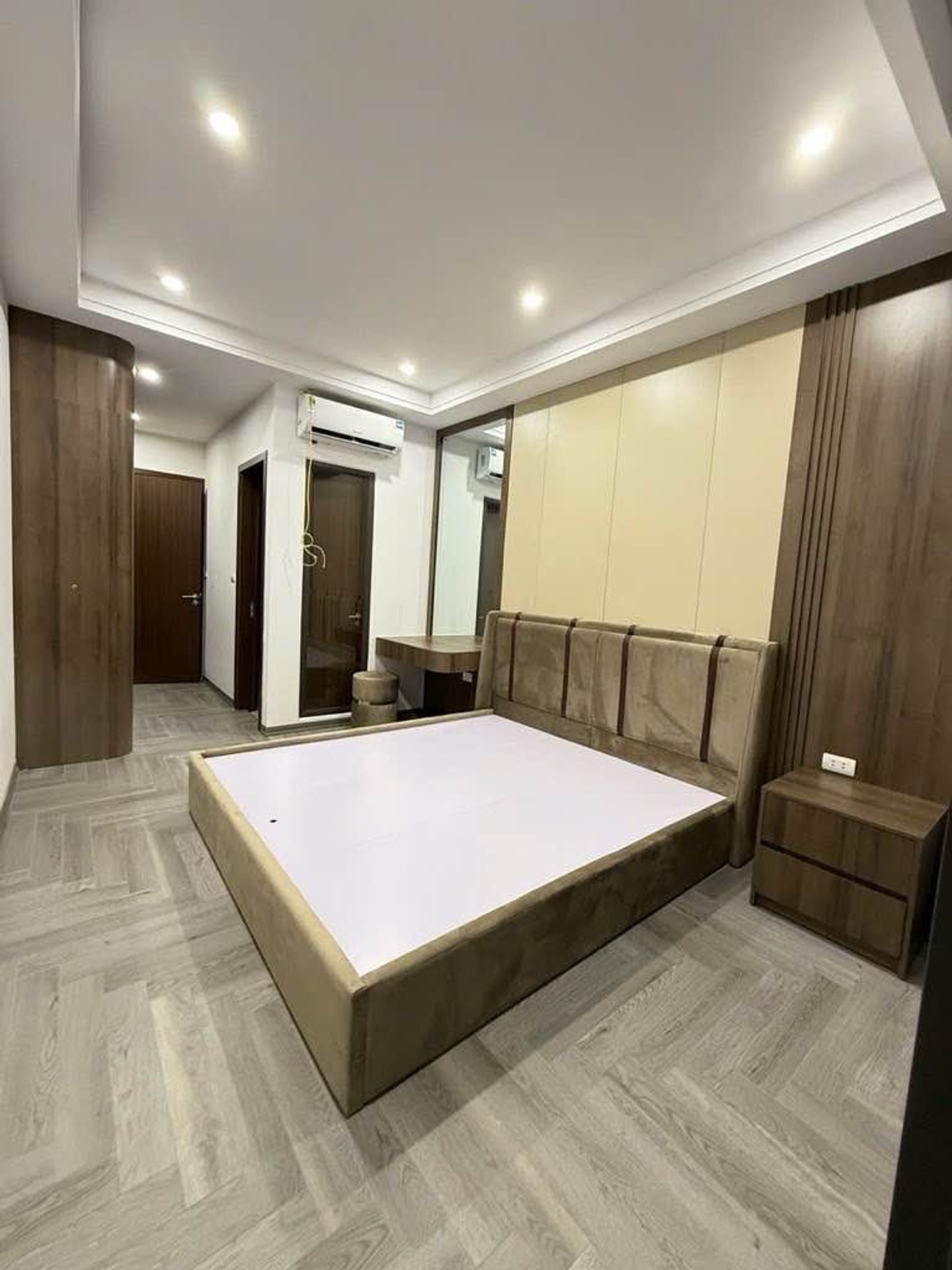Bán nhà Trần Khát Chân - diện tích 34m2 6 tầng - Ô tô đỗ gần - giá 9,9 tỷ