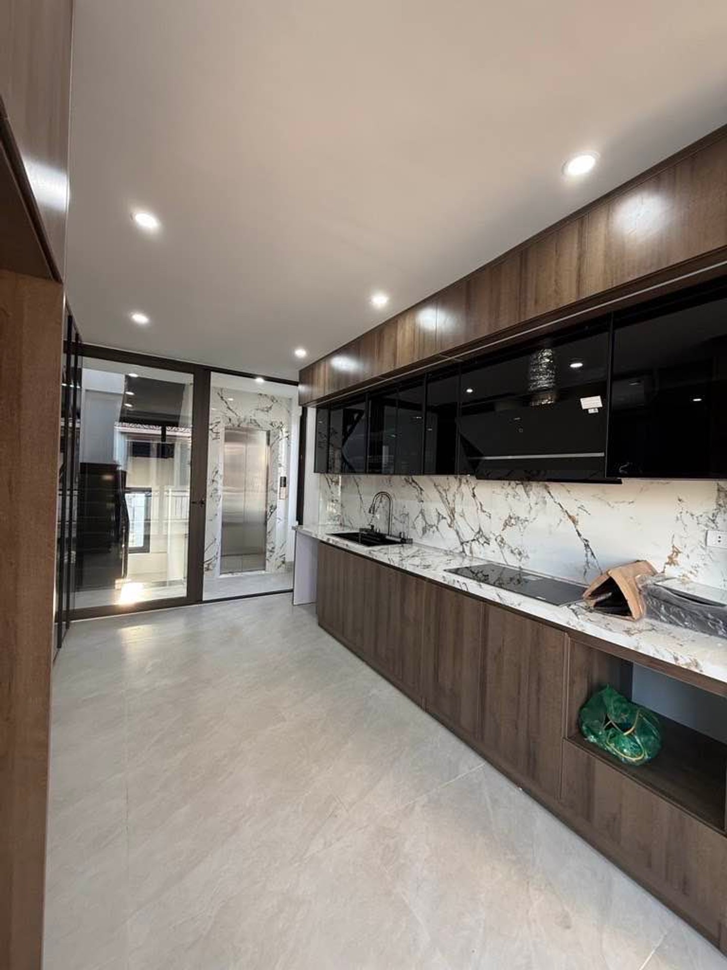 Bán nhà Trần Khát Chân - diện tích 34m2 6 tầng - Ô tô đỗ gần - giá 9,9 tỷ
