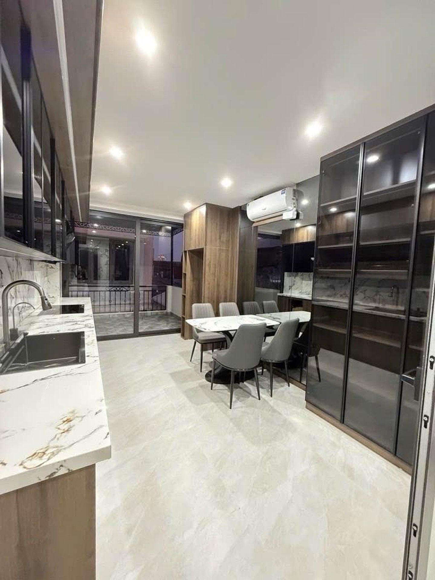 Bán nhà Trần Khát Chân - diện tích 34m2 6 tầng - Ô tô đỗ gần - giá 9,9 tỷ