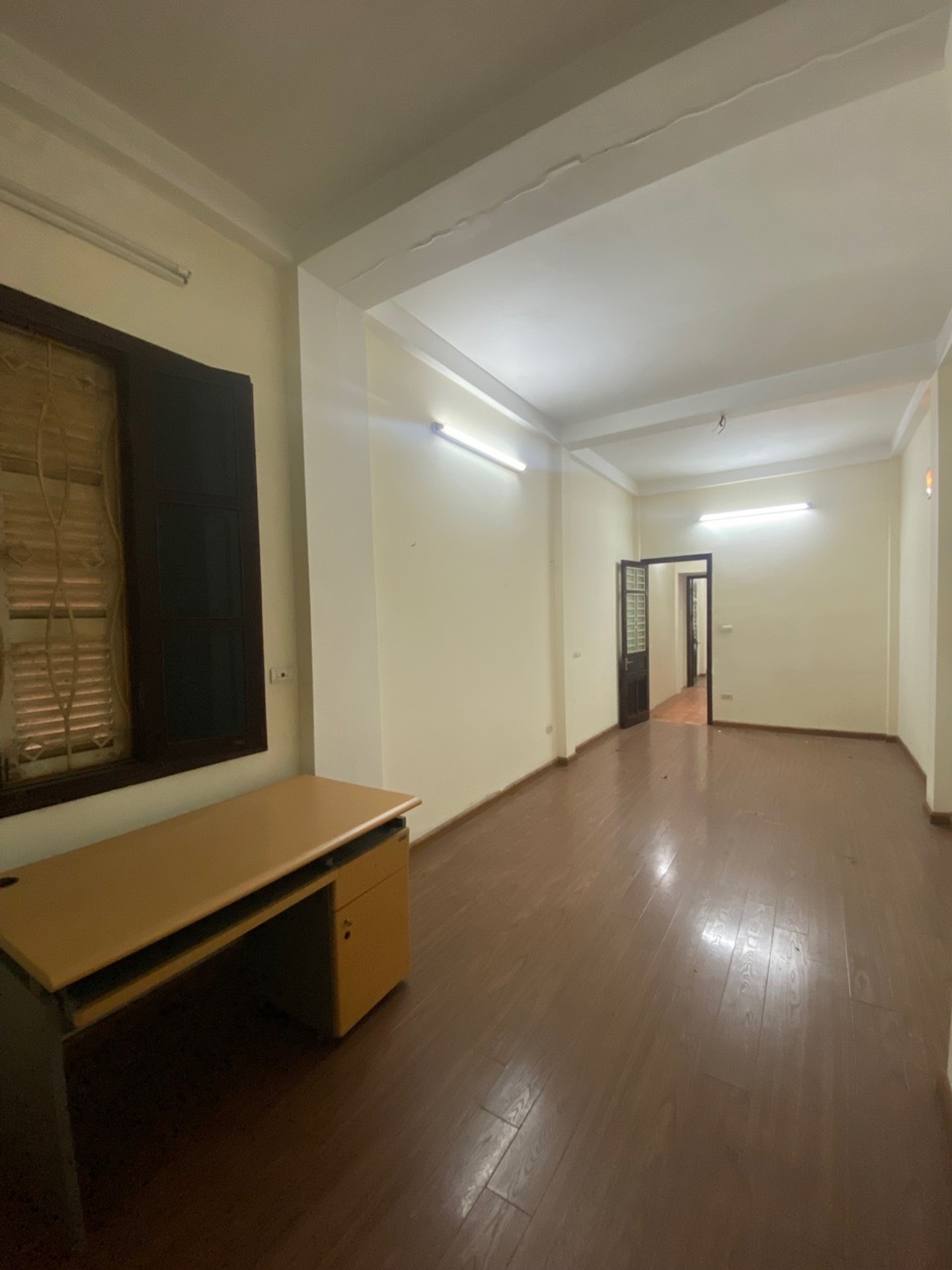 Bán nhà Lạc Trung - diện tích 64m2 3 tầng - Phân lô ô tô chạy vòng quanh - giá 15,9 tỷ