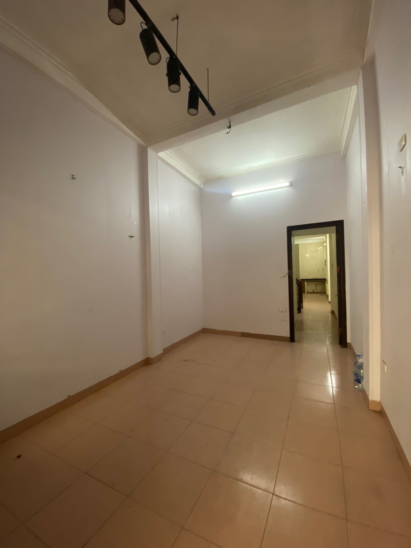 Bán nhà Lạc Trung - diện tích 64m2 3 tầng - Phân lô ô tô chạy vòng quanh - giá 15,9 tỷ