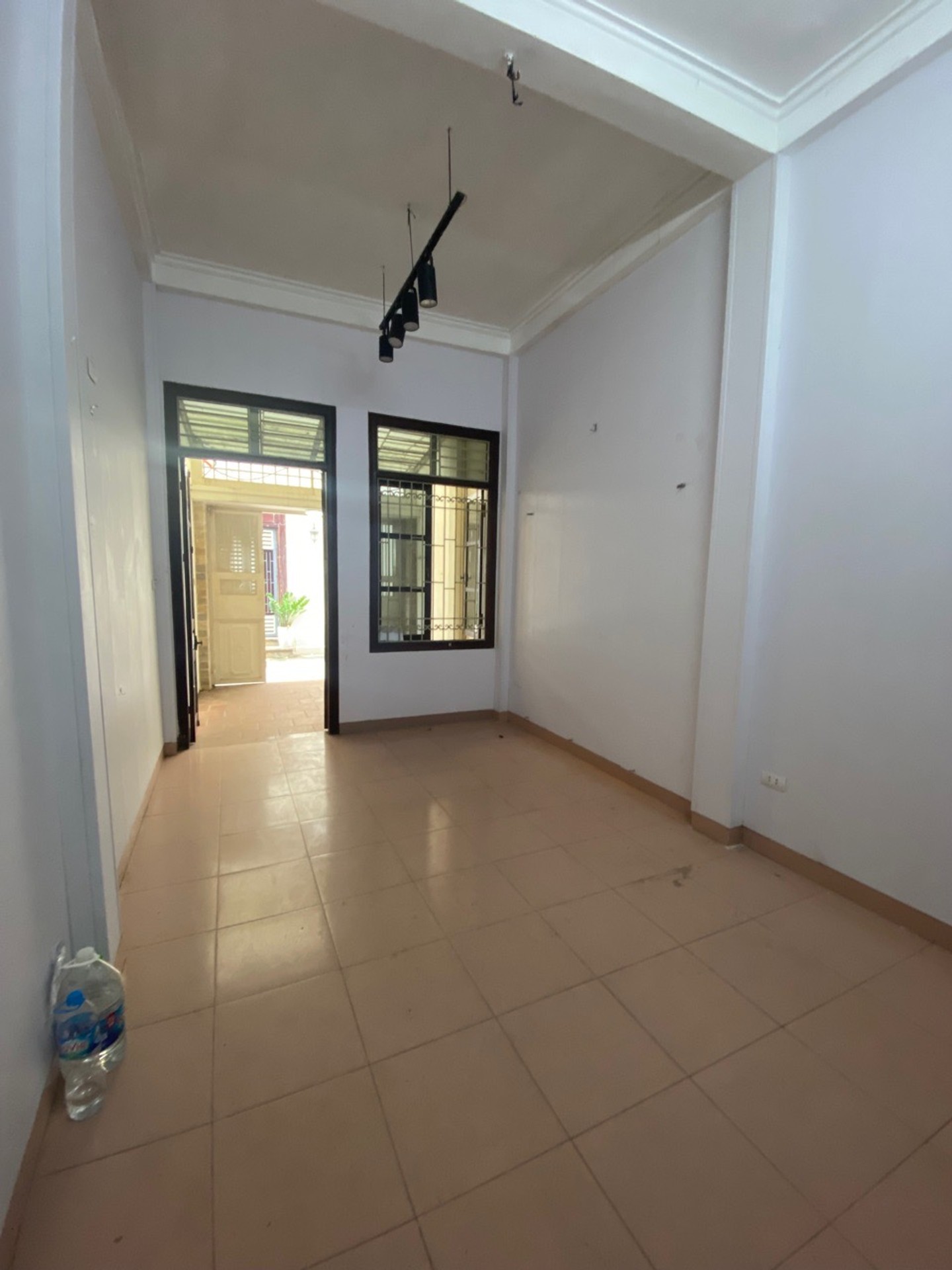 Bán nhà Lạc Trung - diện tích 64m2 3 tầng - Phân lô ô tô chạy vòng quanh - giá 15,9 tỷ