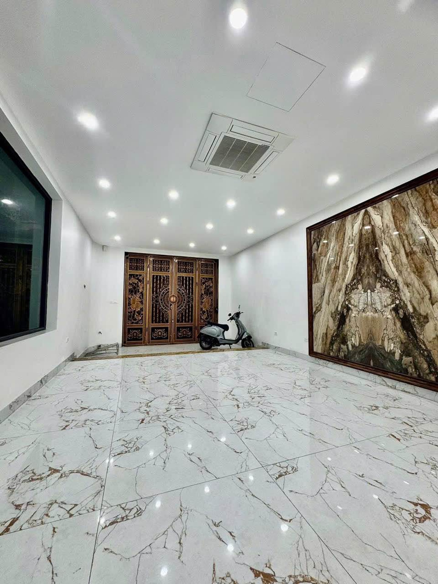 Bán nhà Định Công - diện tích 83.2m2 5 tầng - Lô góc 2 mặt thoáng - giá 40 tỷ