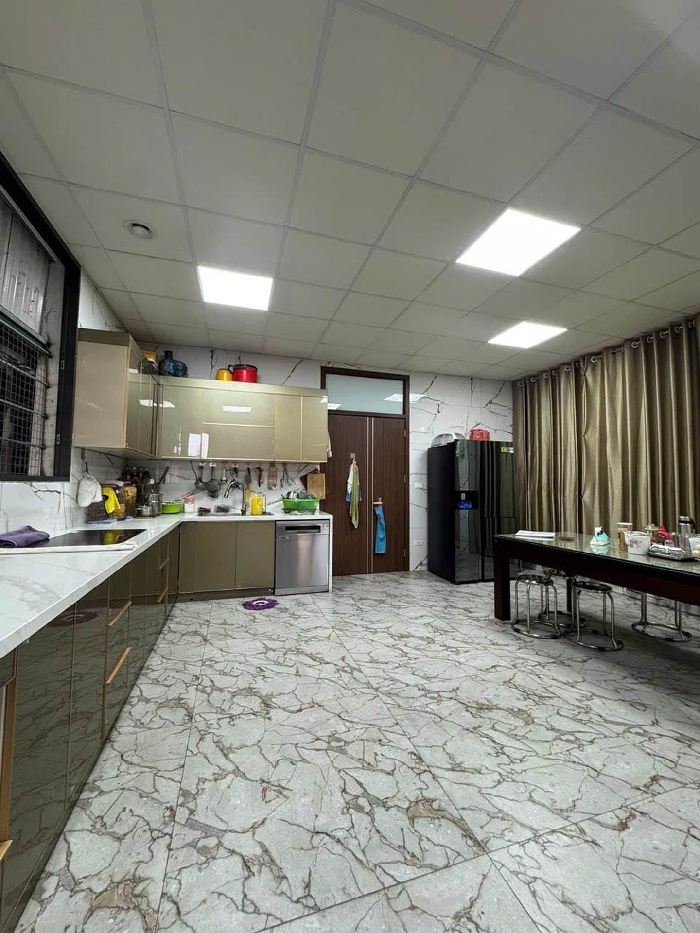 Bán nhà Định Công - diện tích 83.2m2 5 tầng - Lô góc 2 mặt thoáng - giá 40 tỷ