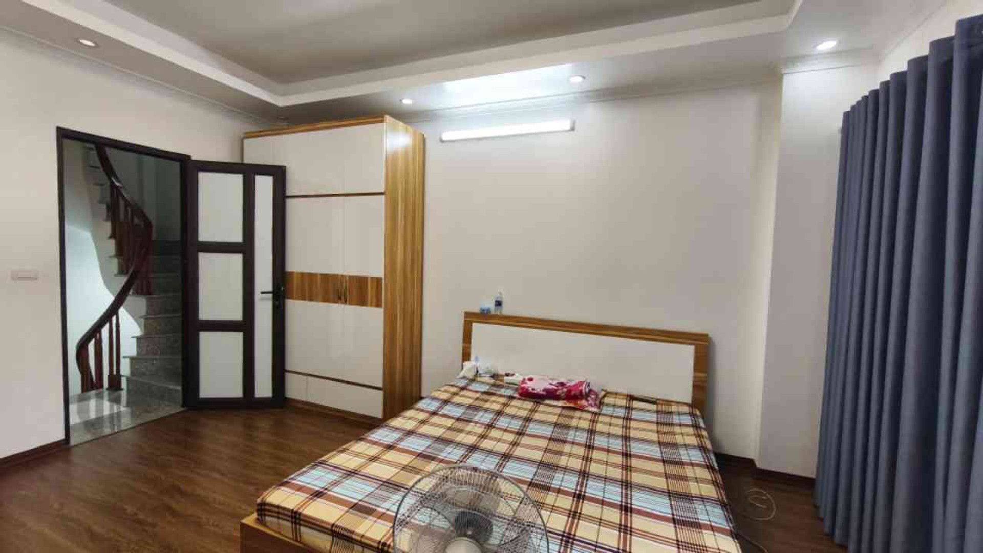 Bán nhà Sở Thượng - diện tích 31m2 5 tầng - Mặt ngõ - giá 8,9 tỷ